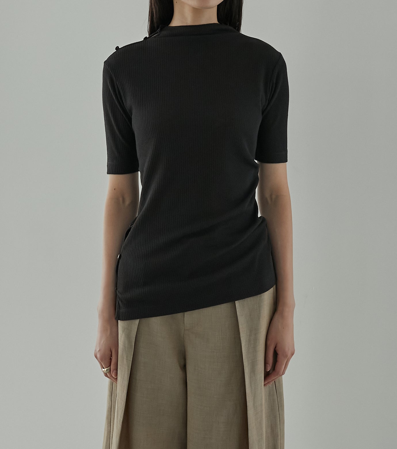 Asymmetry Slit Top