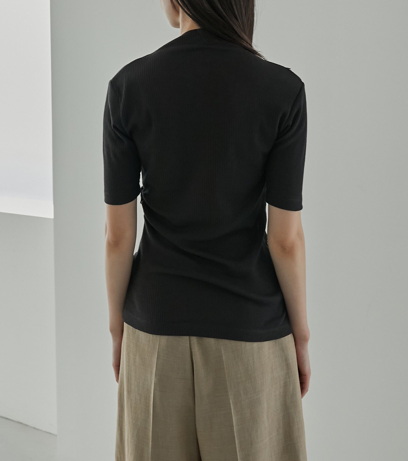 Asymmetry Slit Top