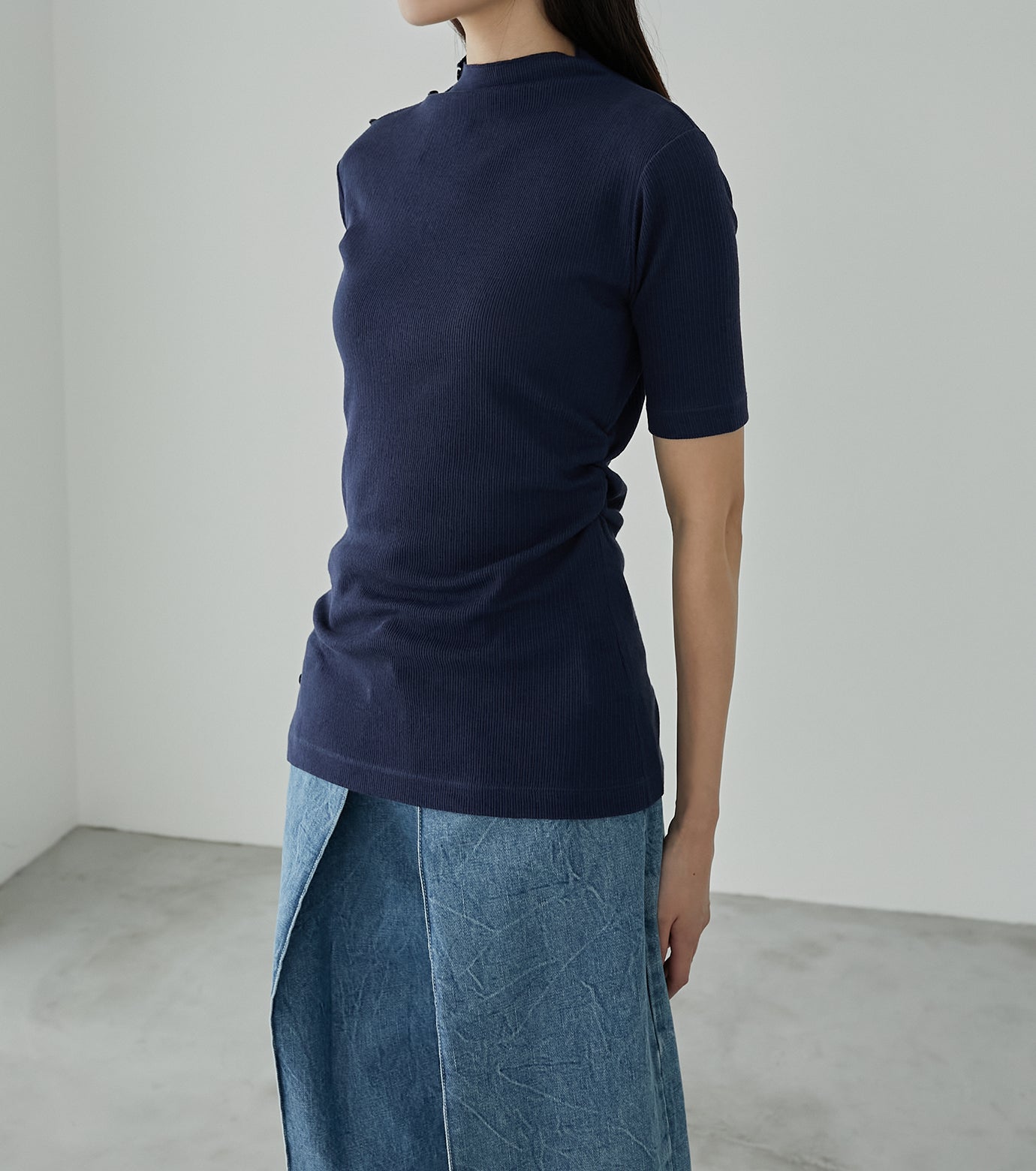 Asymmetry Slit Top