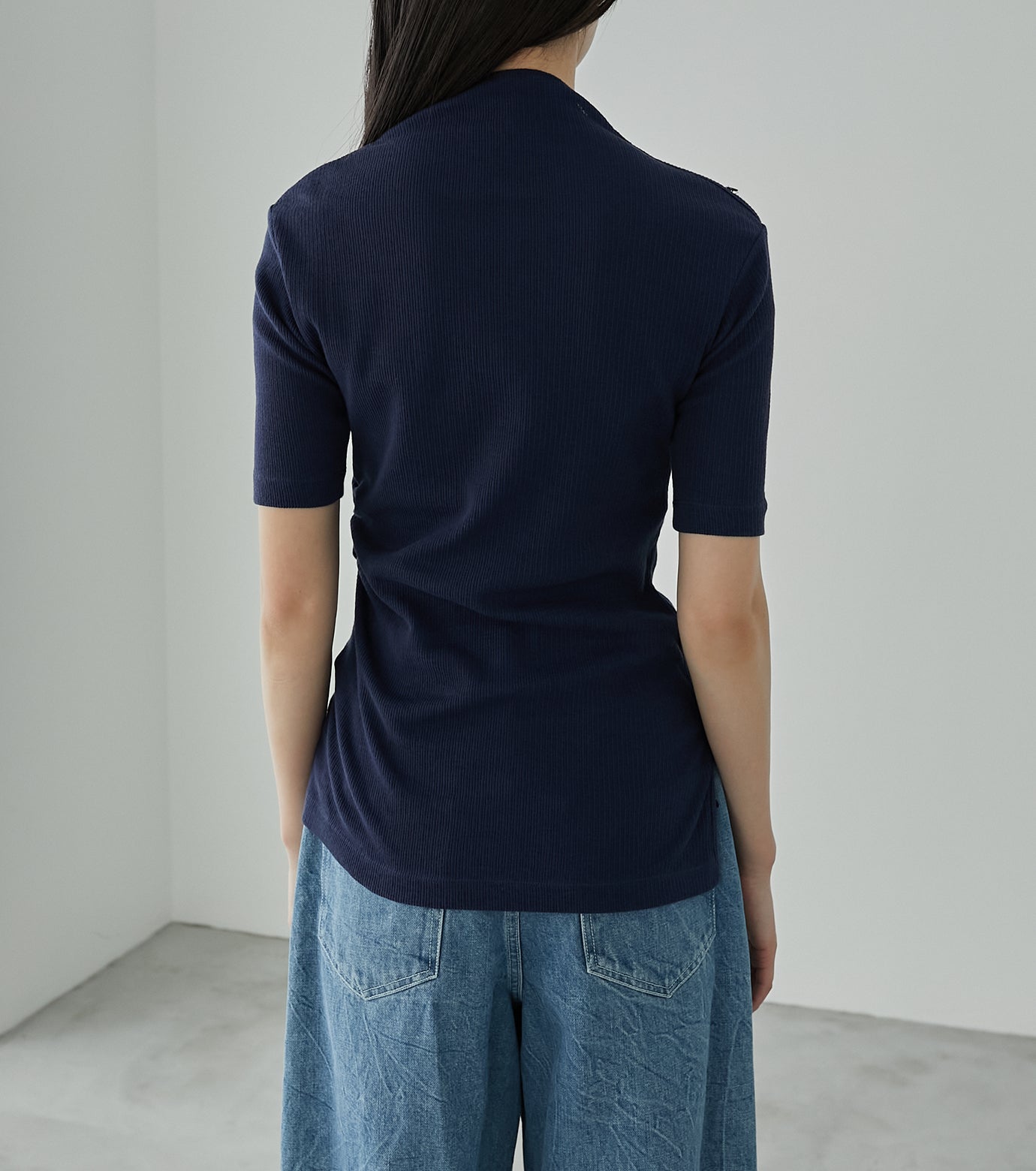 Asymmetry Slit Top