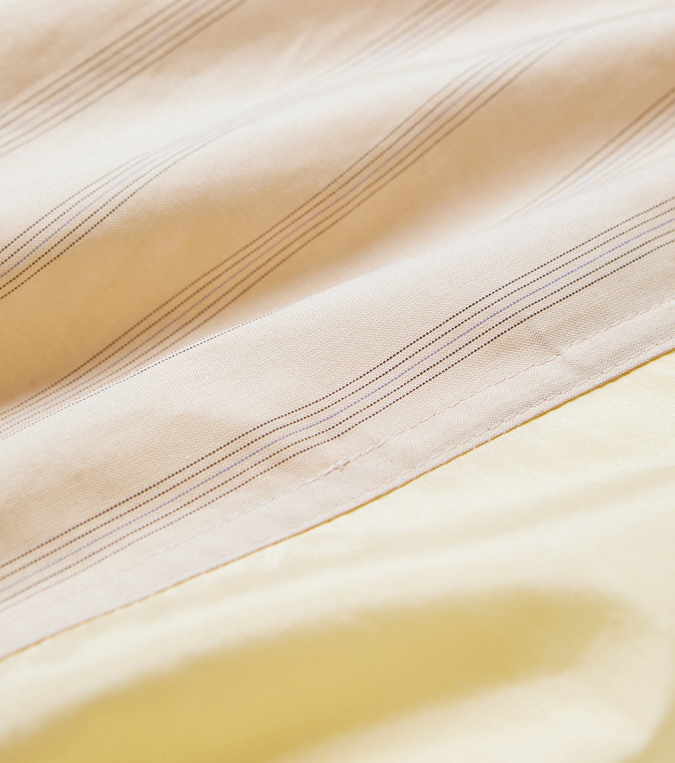 Back Taffeta Sleeveless Shirt