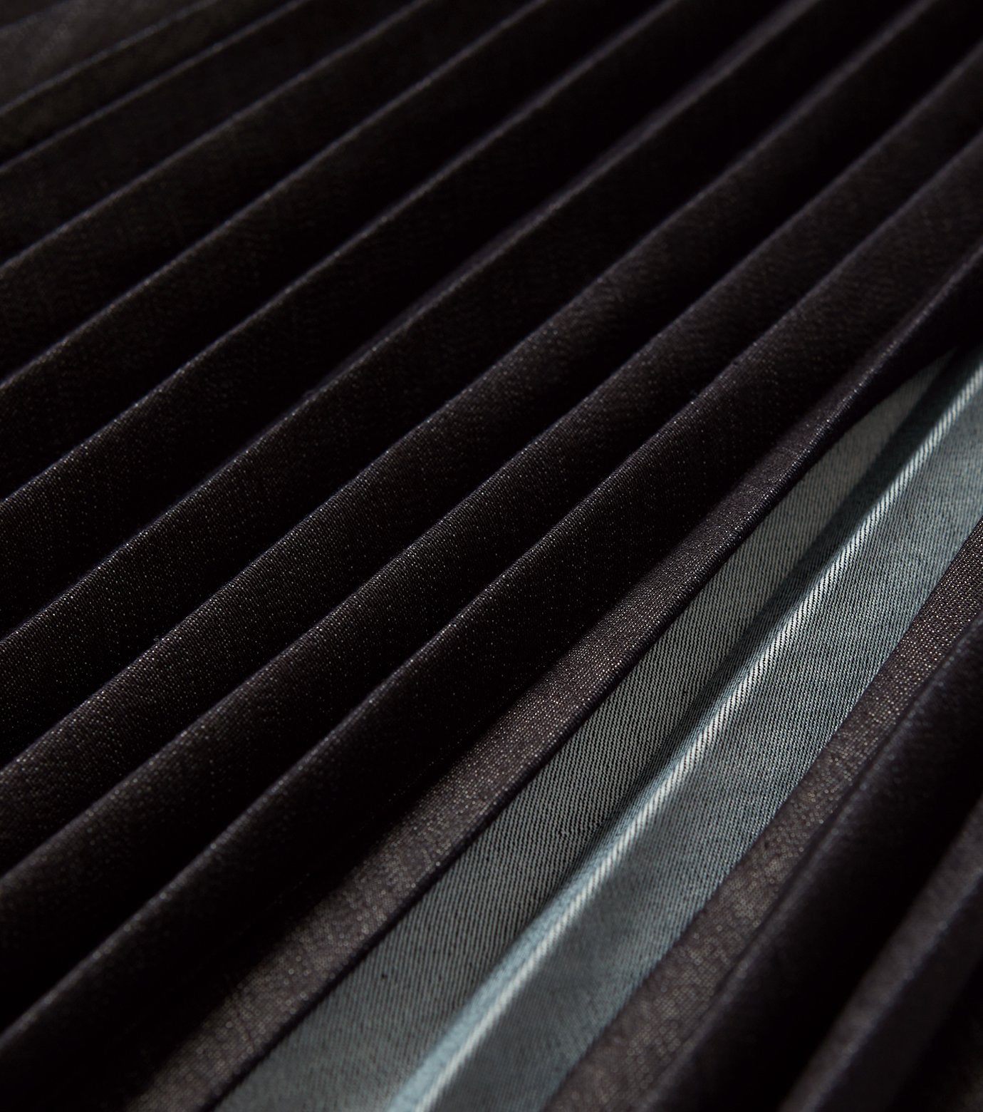 Pinkingcut Pleated Skirt