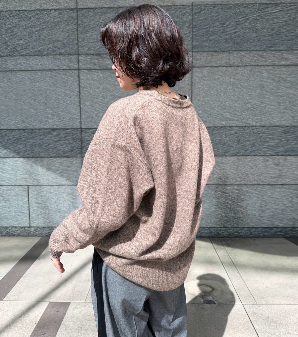 Contrast Collar V-Neck Pullover