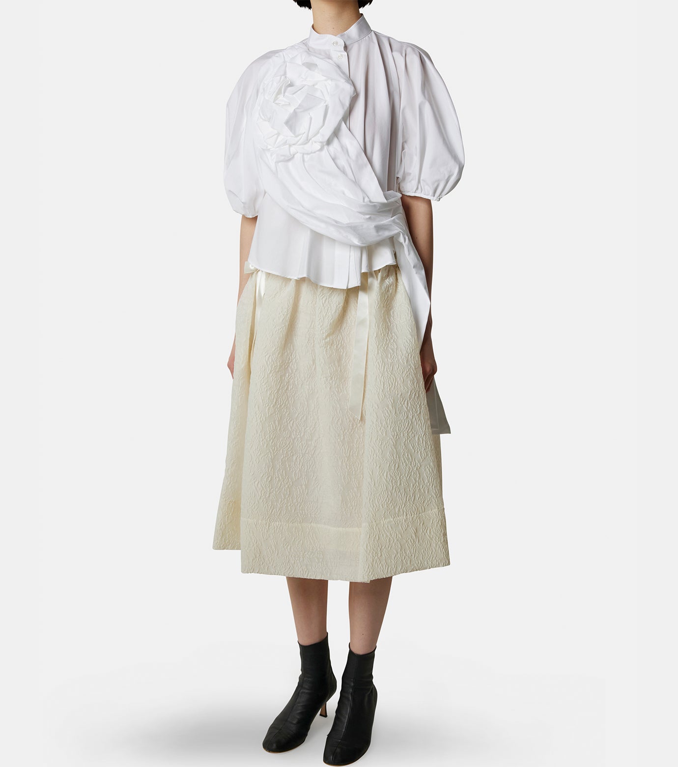 Cropped Puff Slv Shirt w/Rose Sash