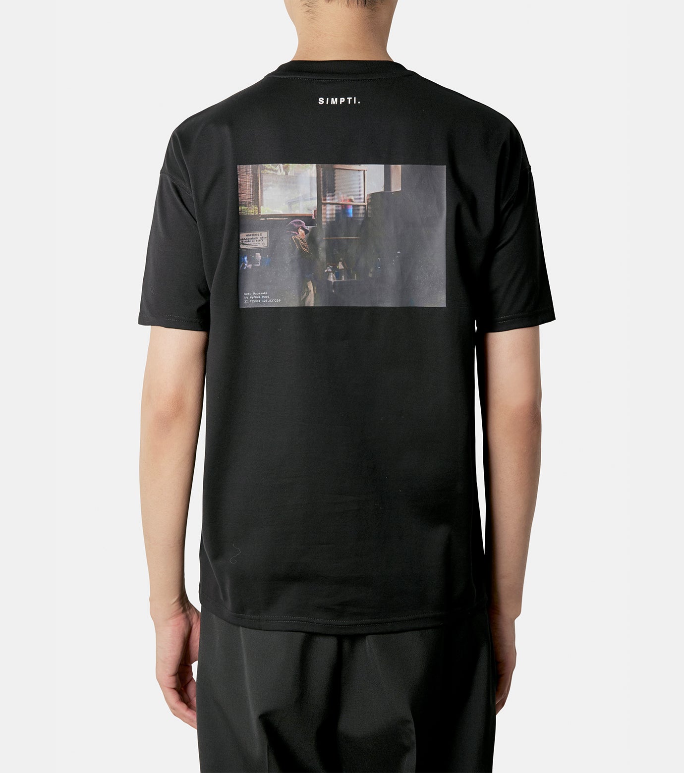 Graphic T-Shirt “Beyond The Age”