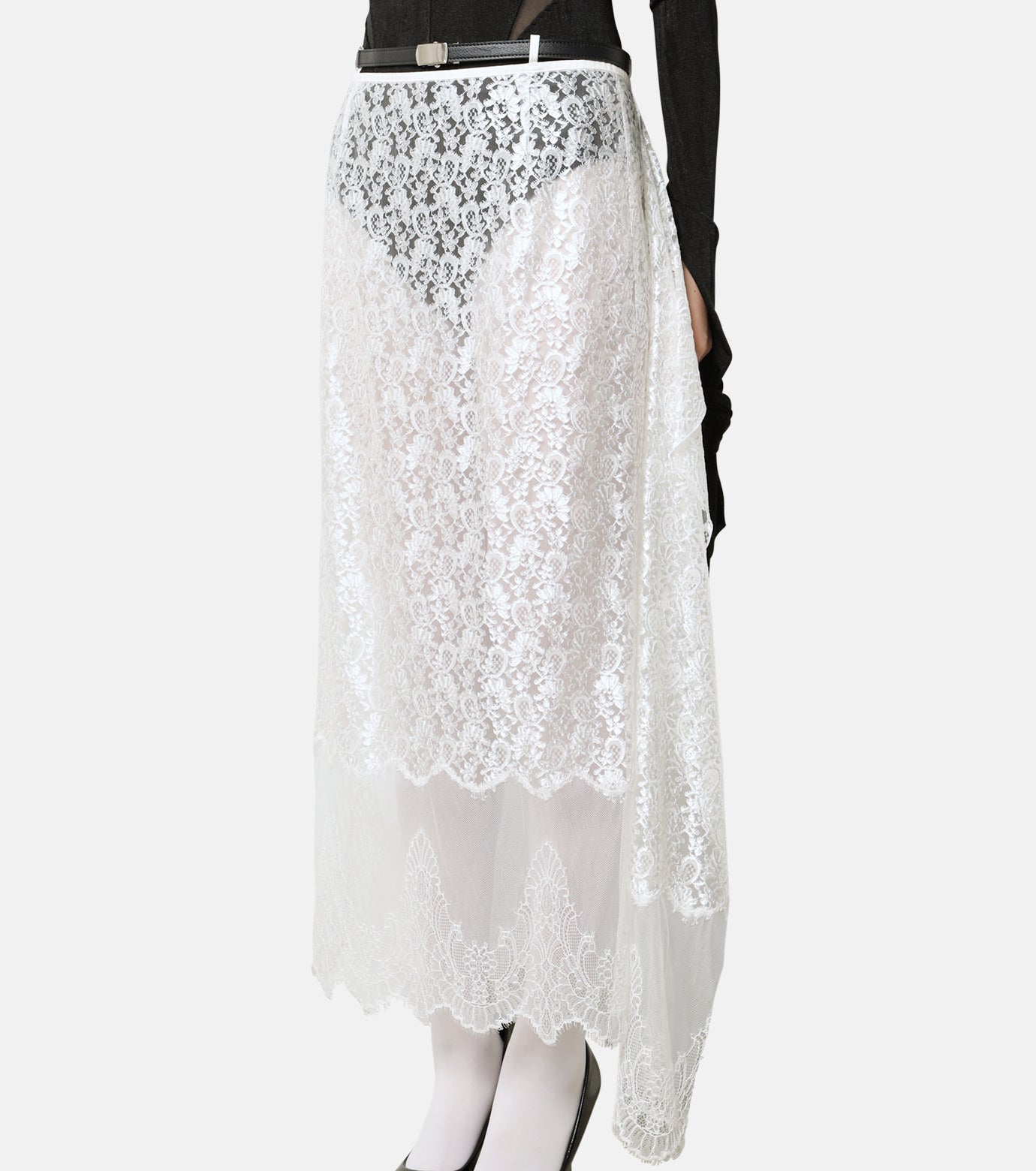 Falling-Plate Lace Skirt