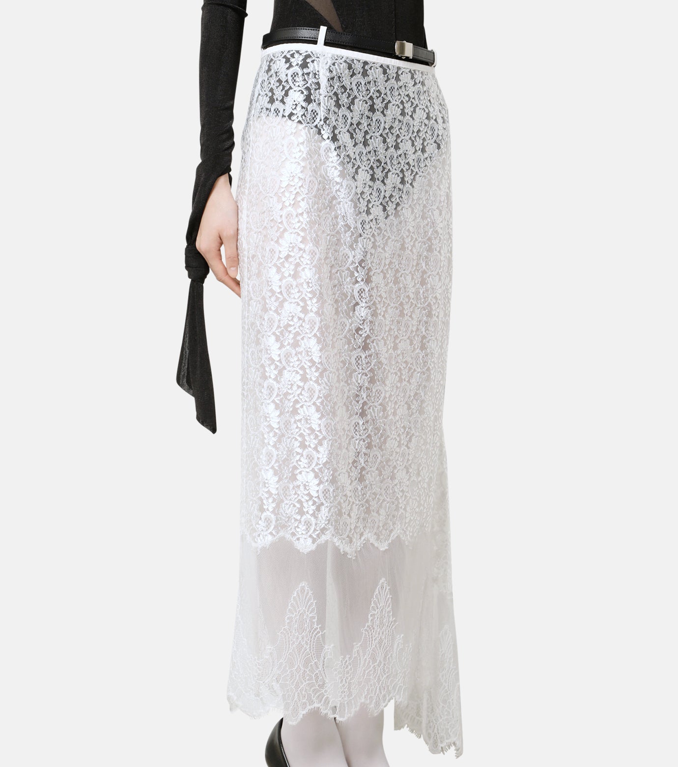 Falling-Plate Lace Skirt