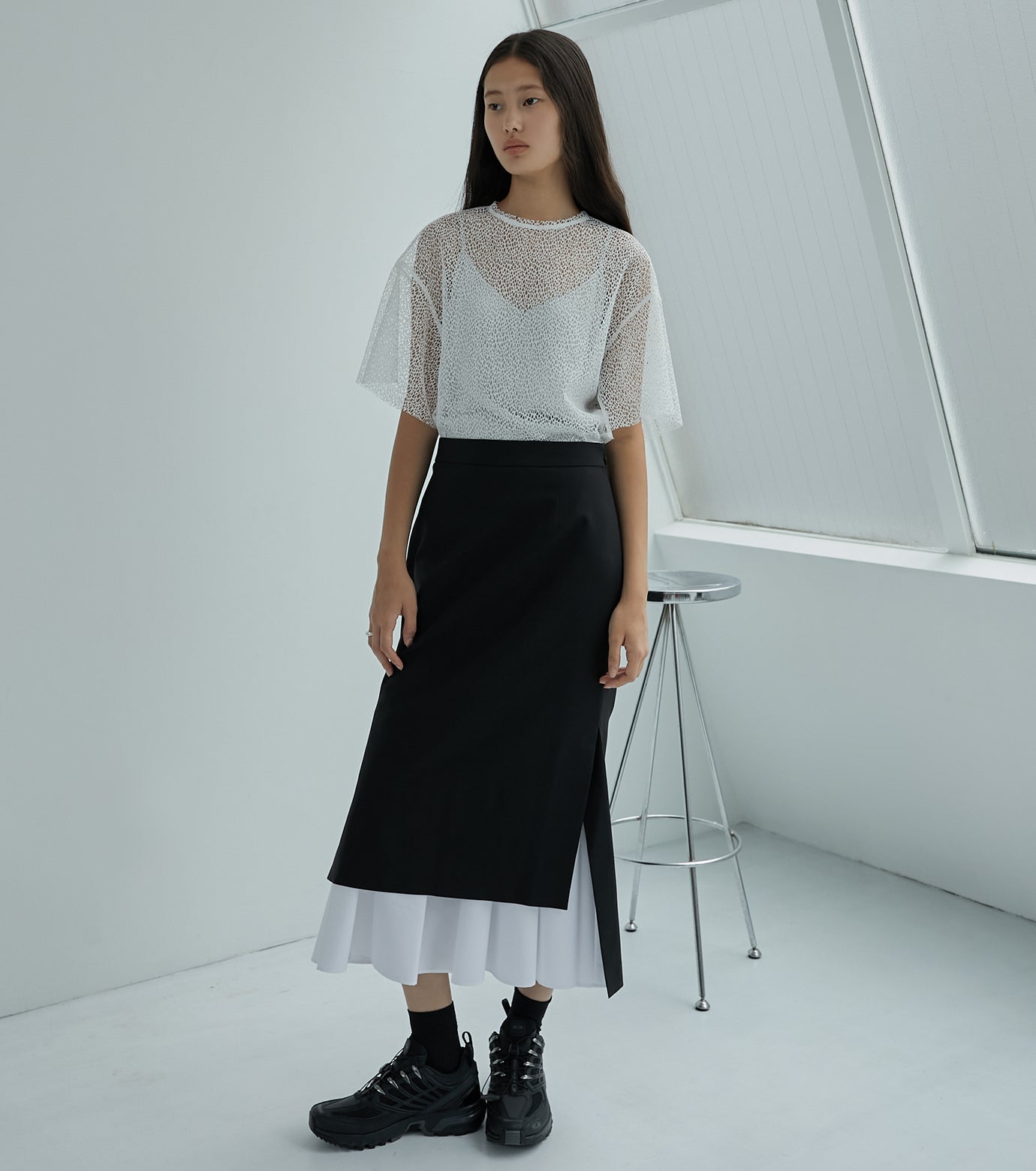 Contrast Hem Tight Skirt