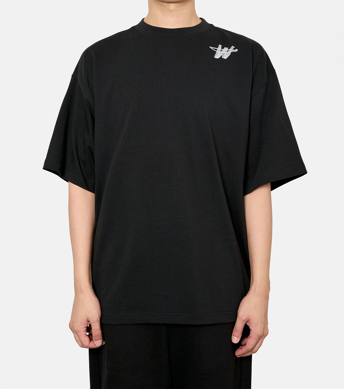 PEACHES METAL MULTI LOGO T-SHIRT