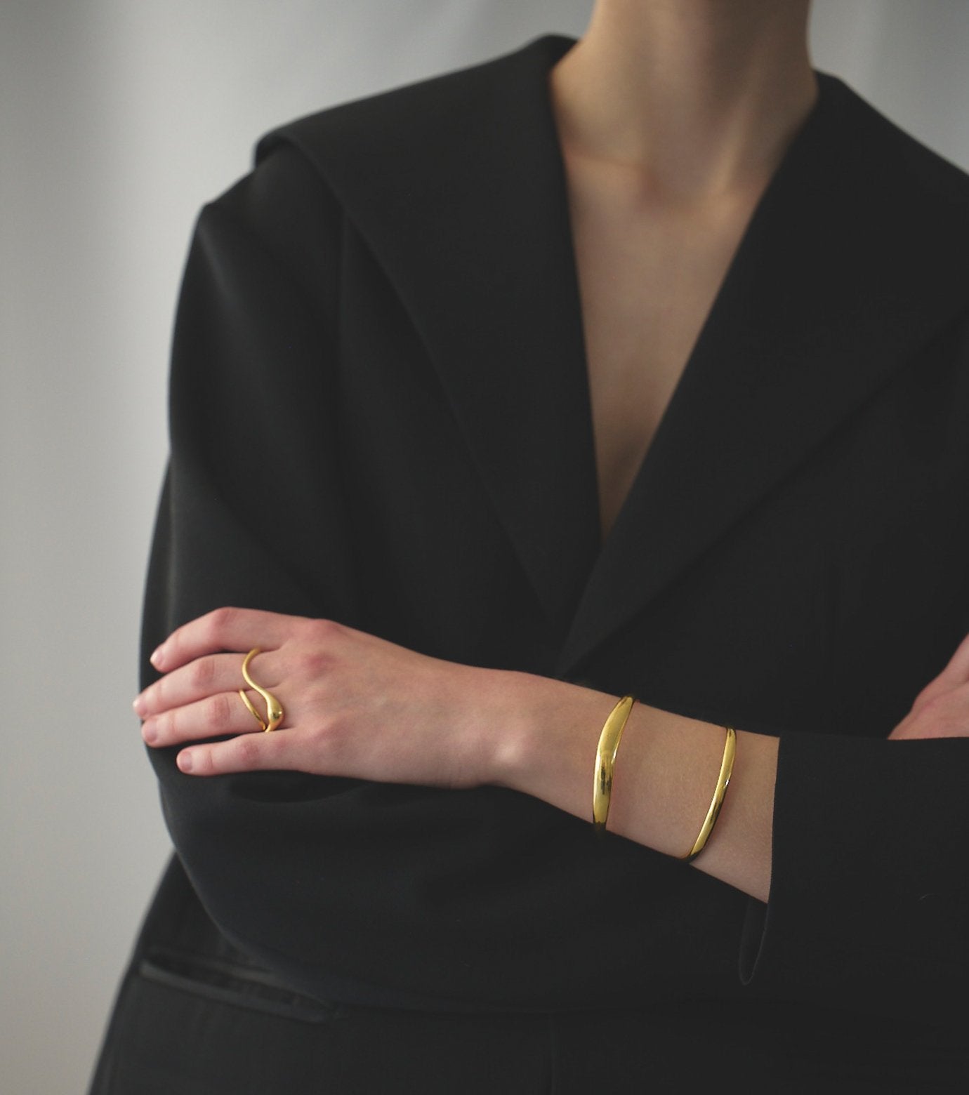 Line Sculpt Bangle GD