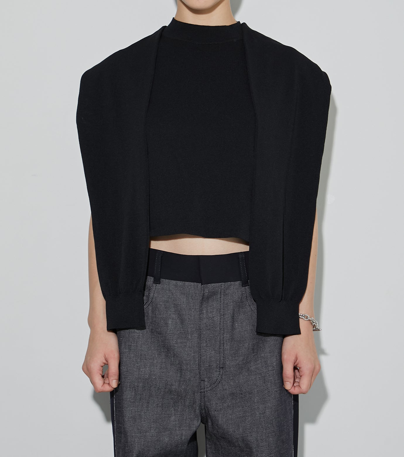 Shoulder Out Wide Tape Knit