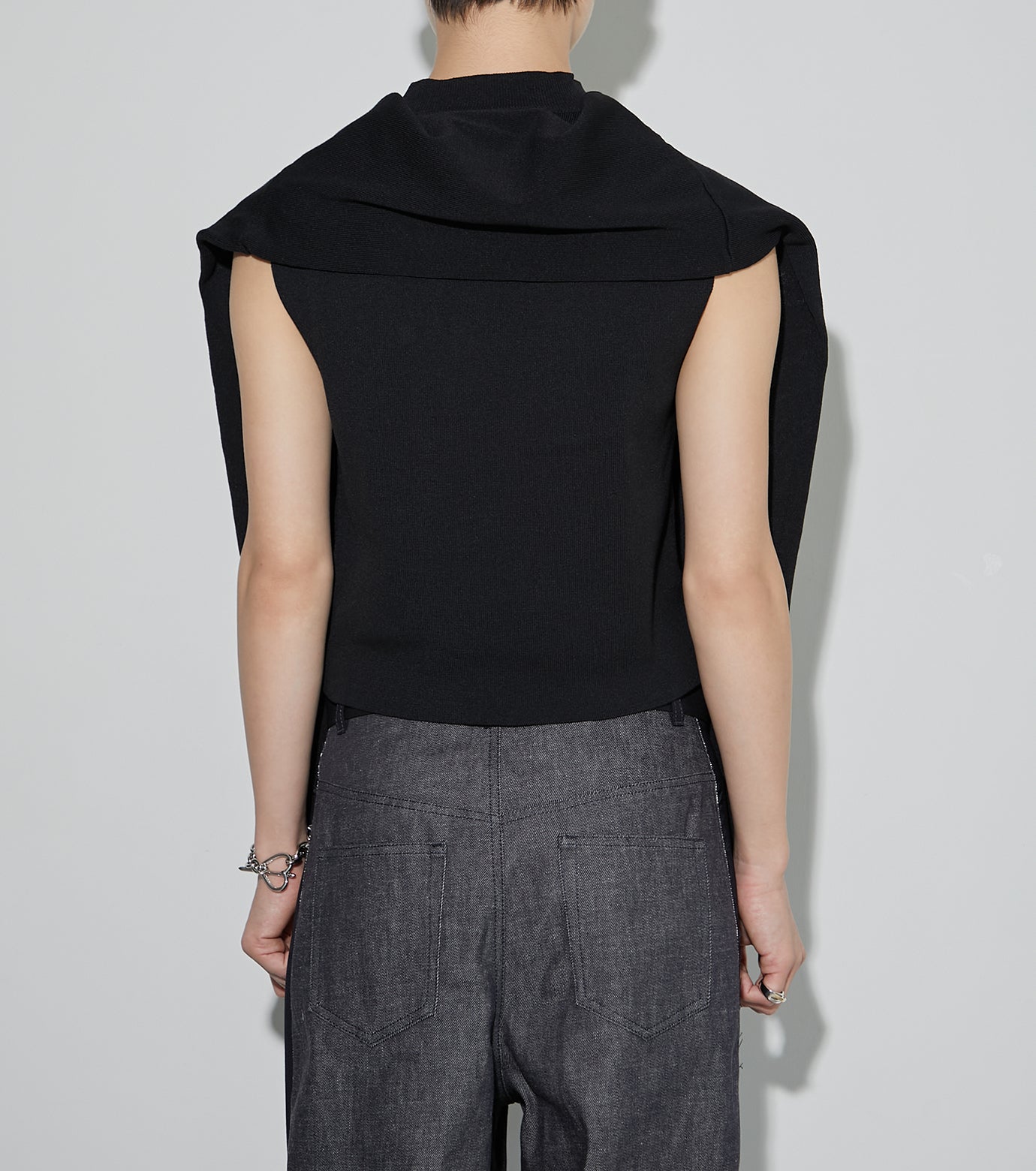 Shoulder Out Wide Tape Knit