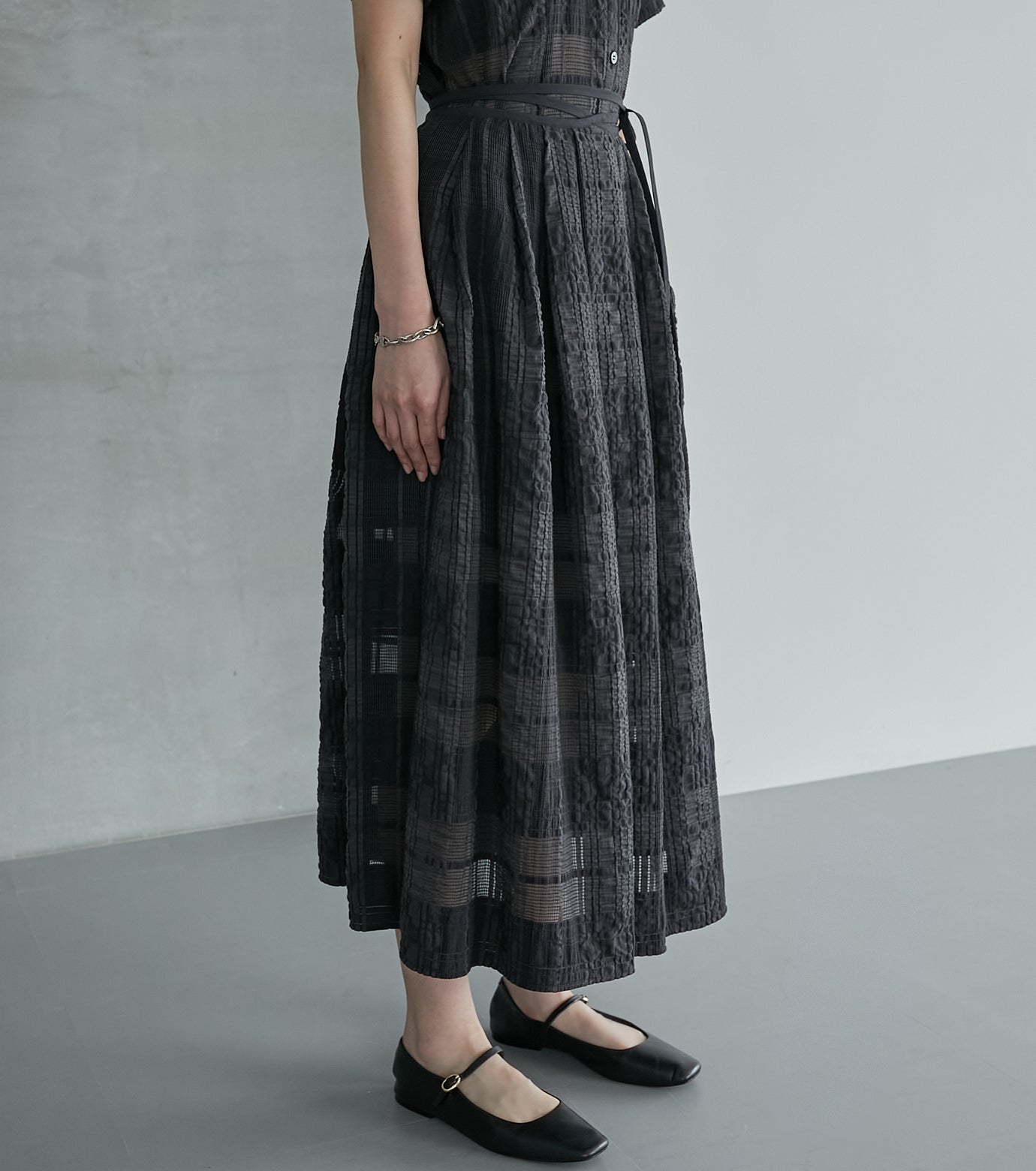 Checkered Lace Jacquard Tuck Skirt