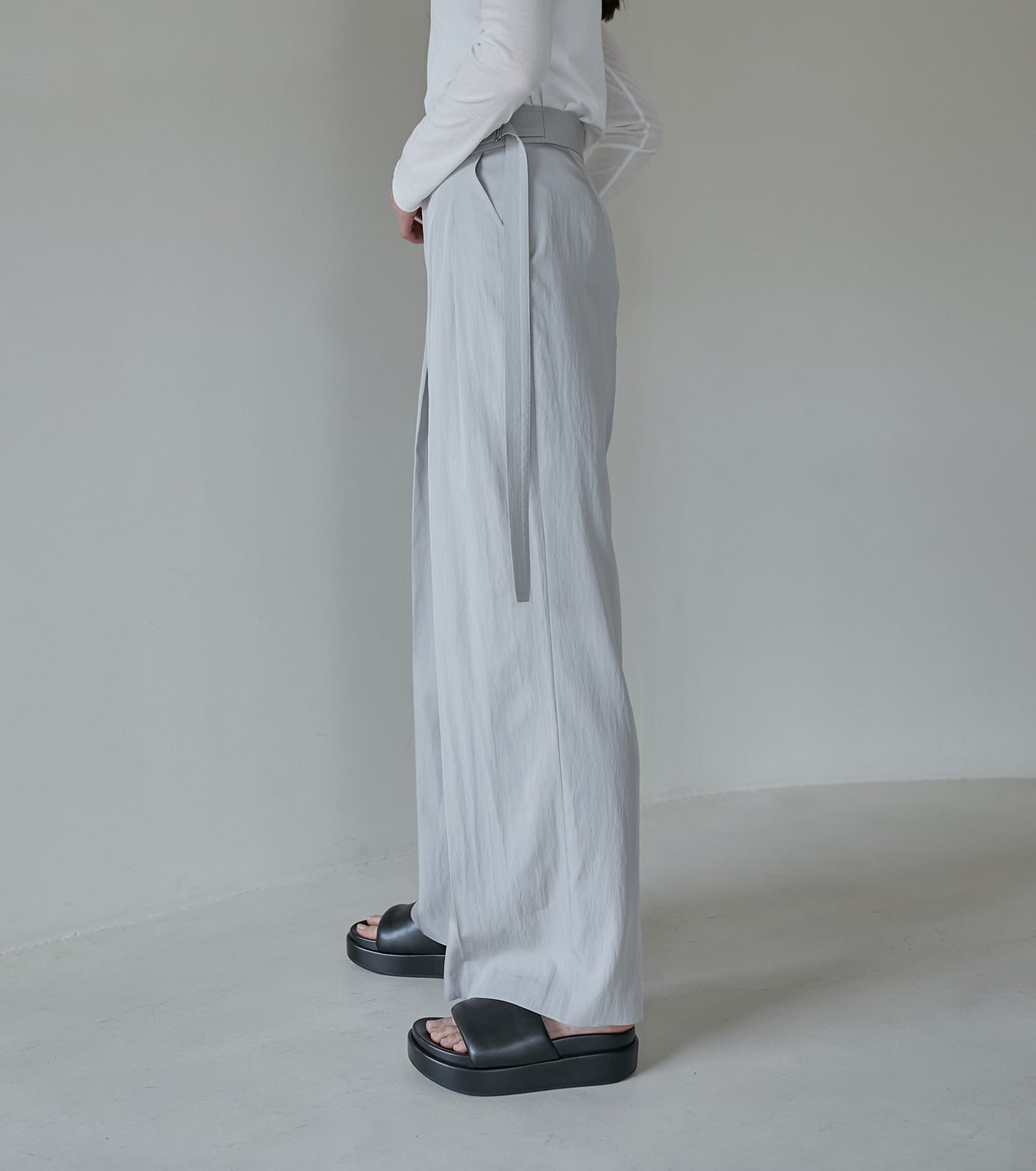 Wide Leg Tuck Pants