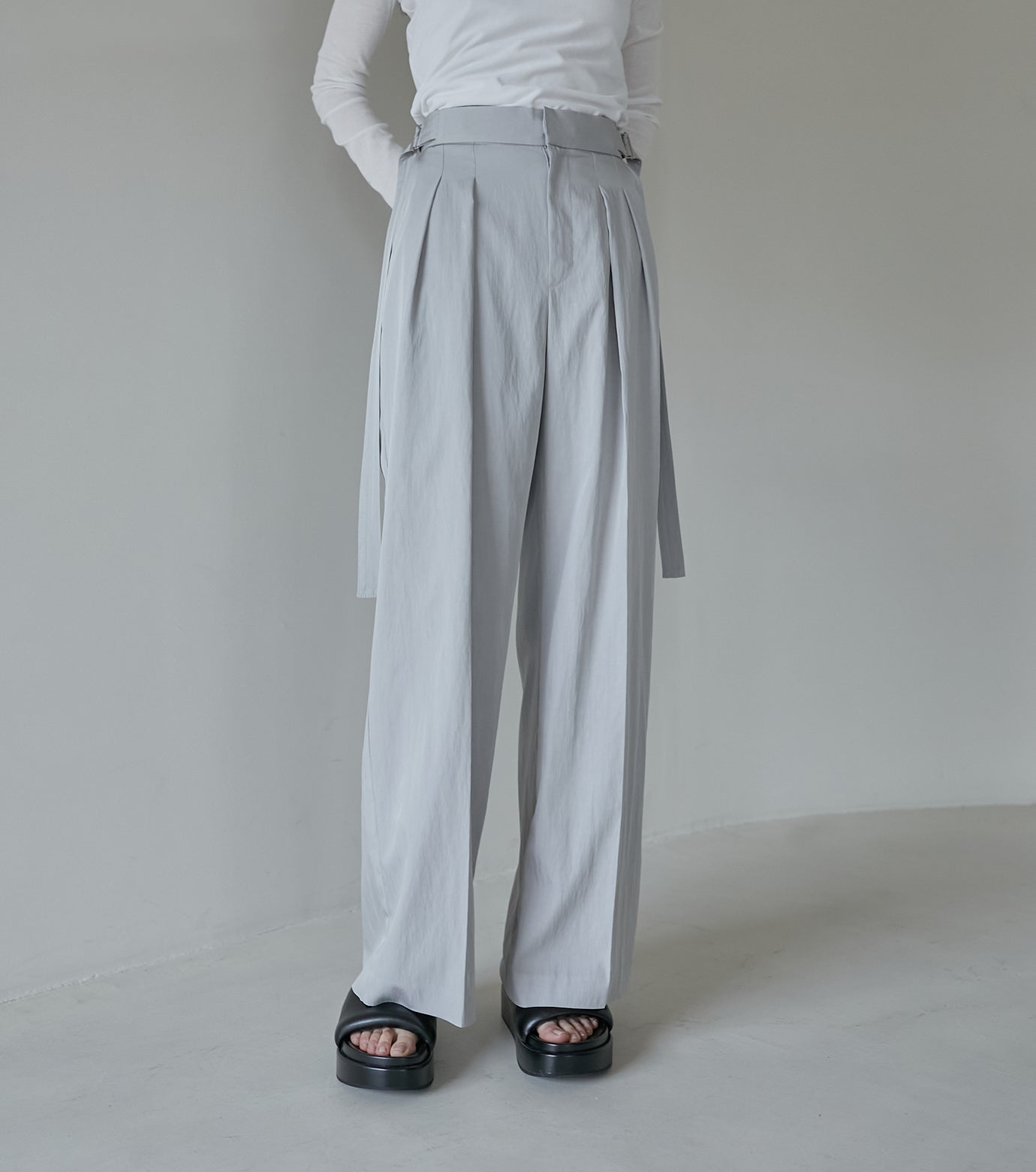 Wide Leg Tuck Pants