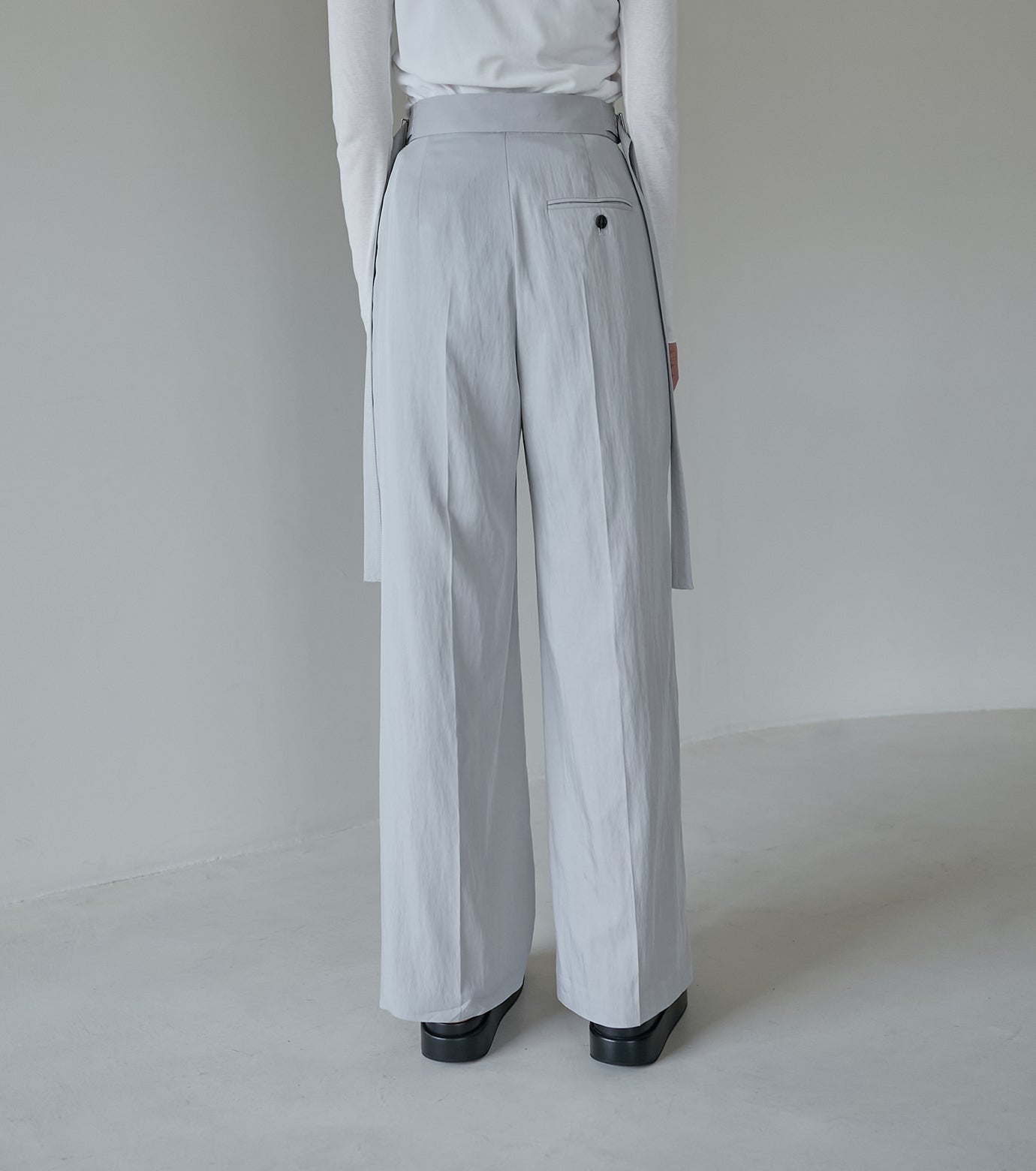 Wide Leg Tuck Pants