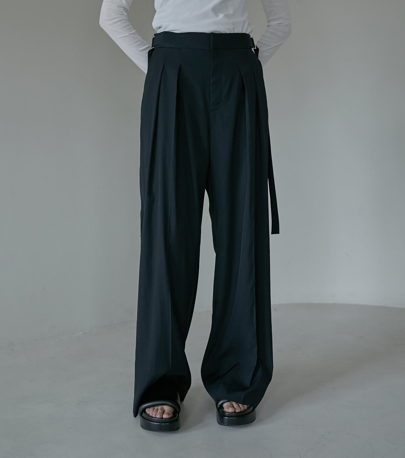 Wide Leg Tuck Pants