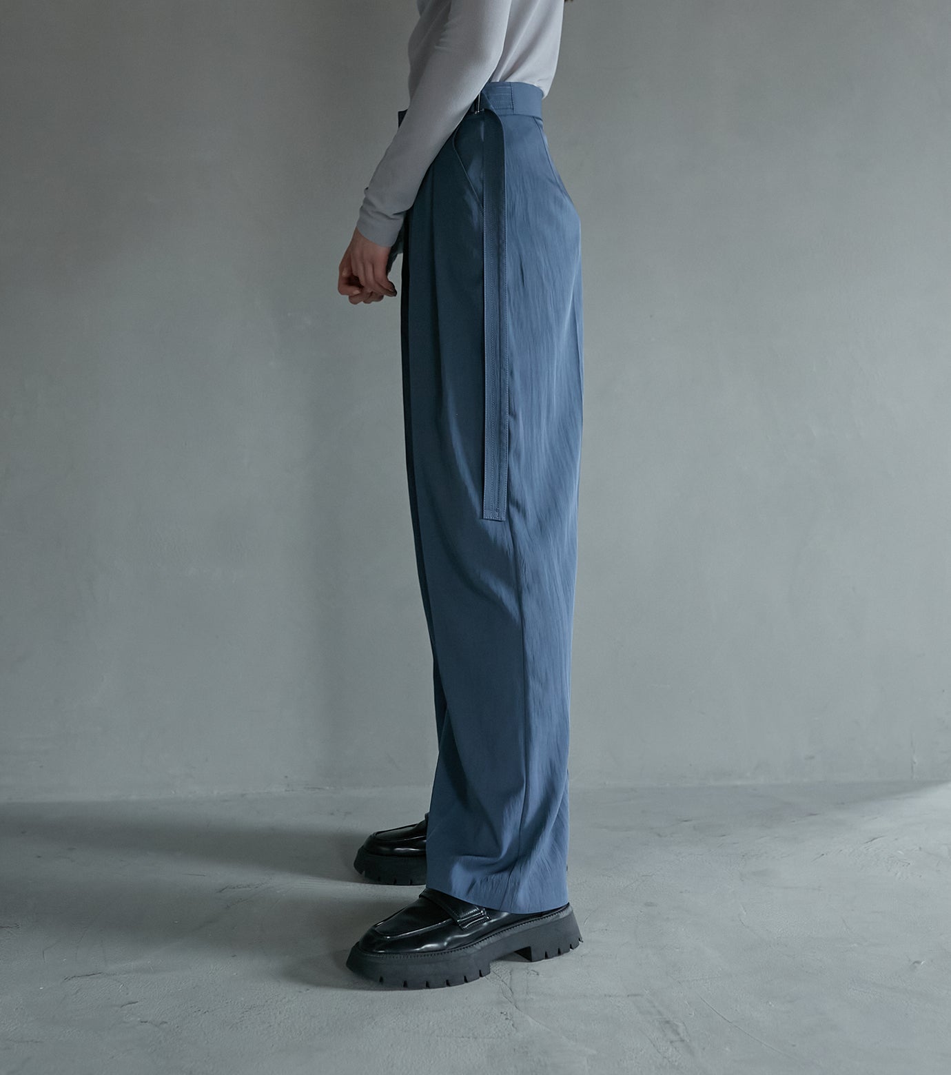 Wide Leg Tuck Pants