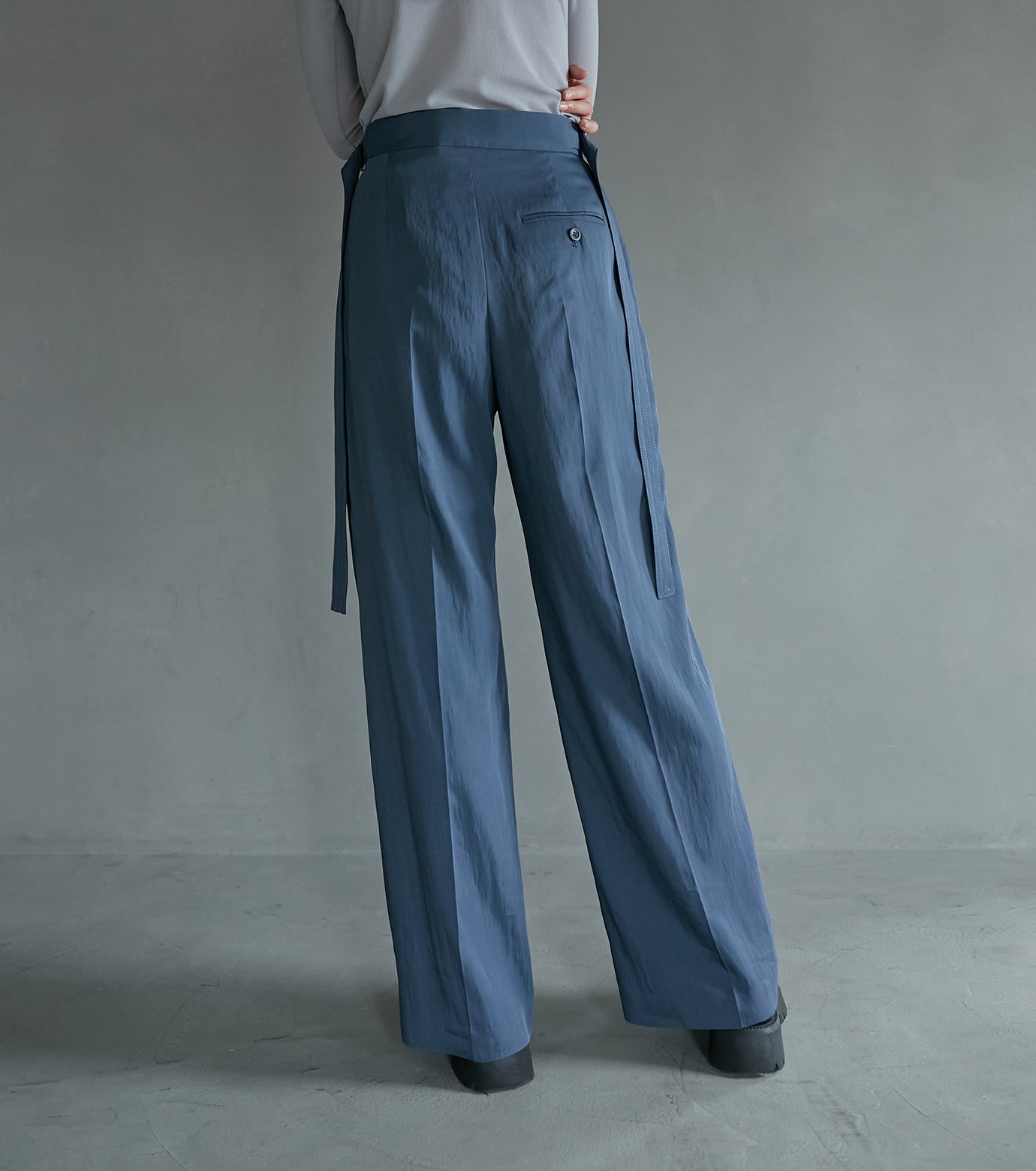 Wide Leg Tuck Pants