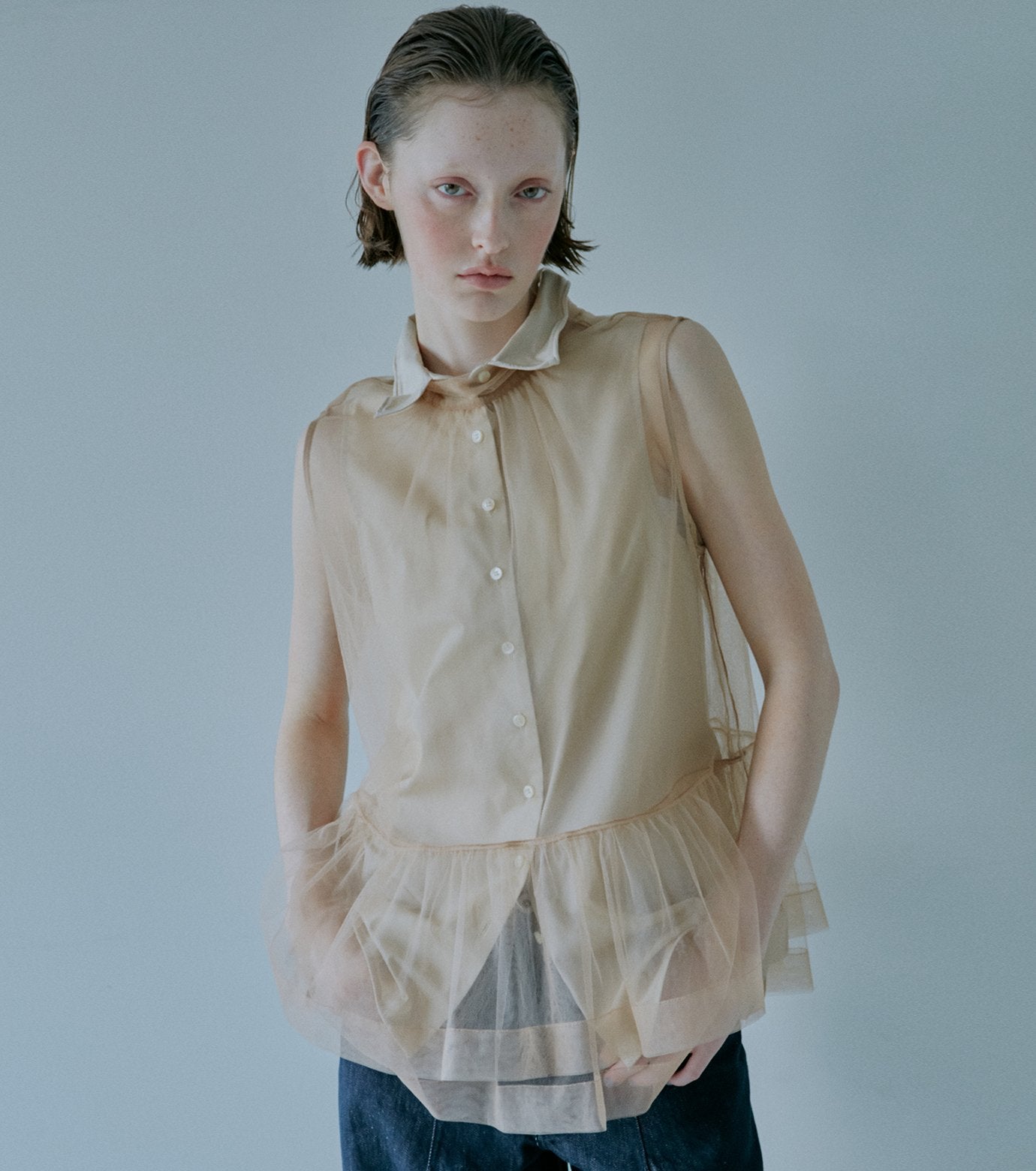 Sleeveless Shirt w/Wire Detailing