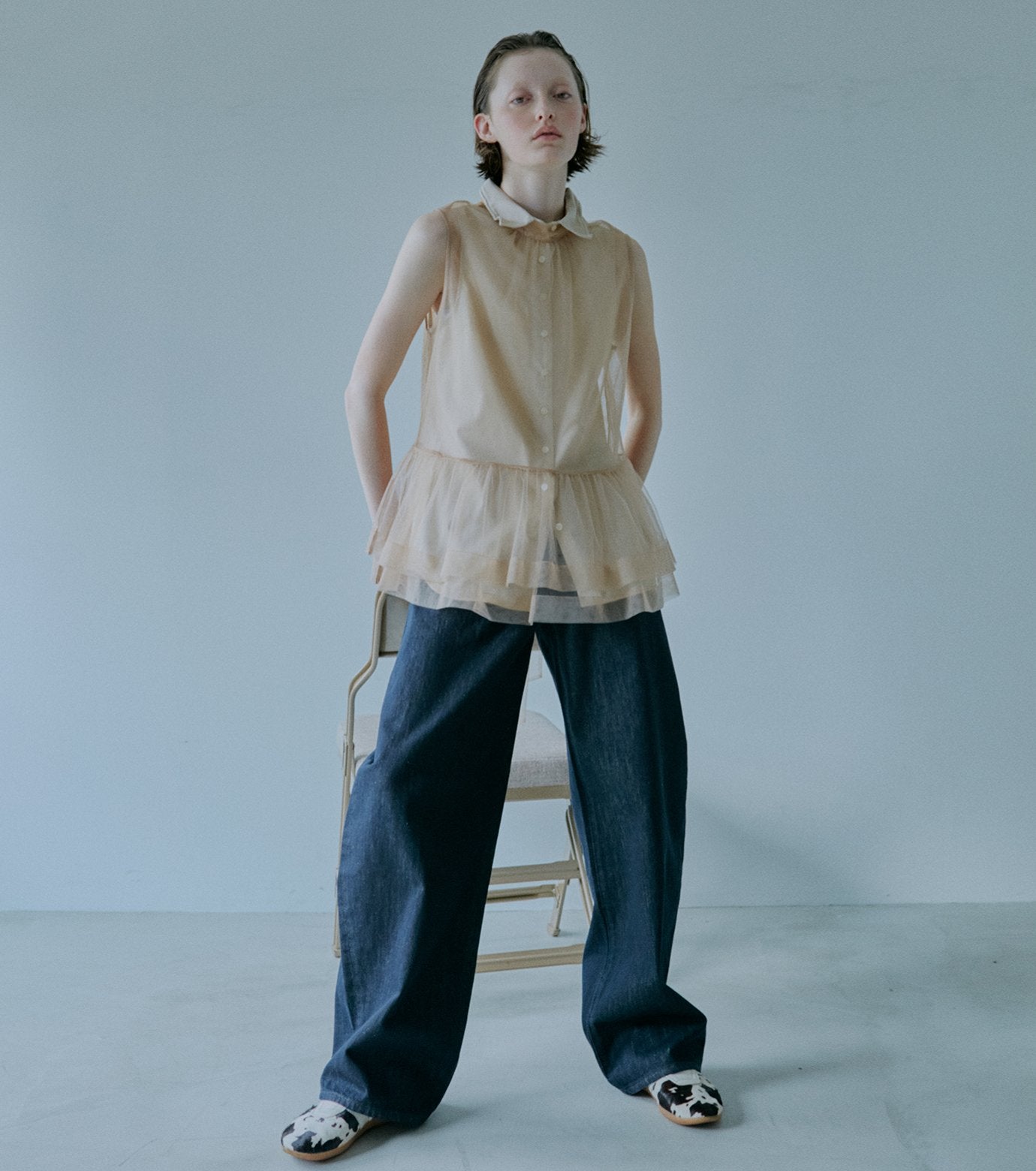 Sleeveless Shirt w/Wire Detailing