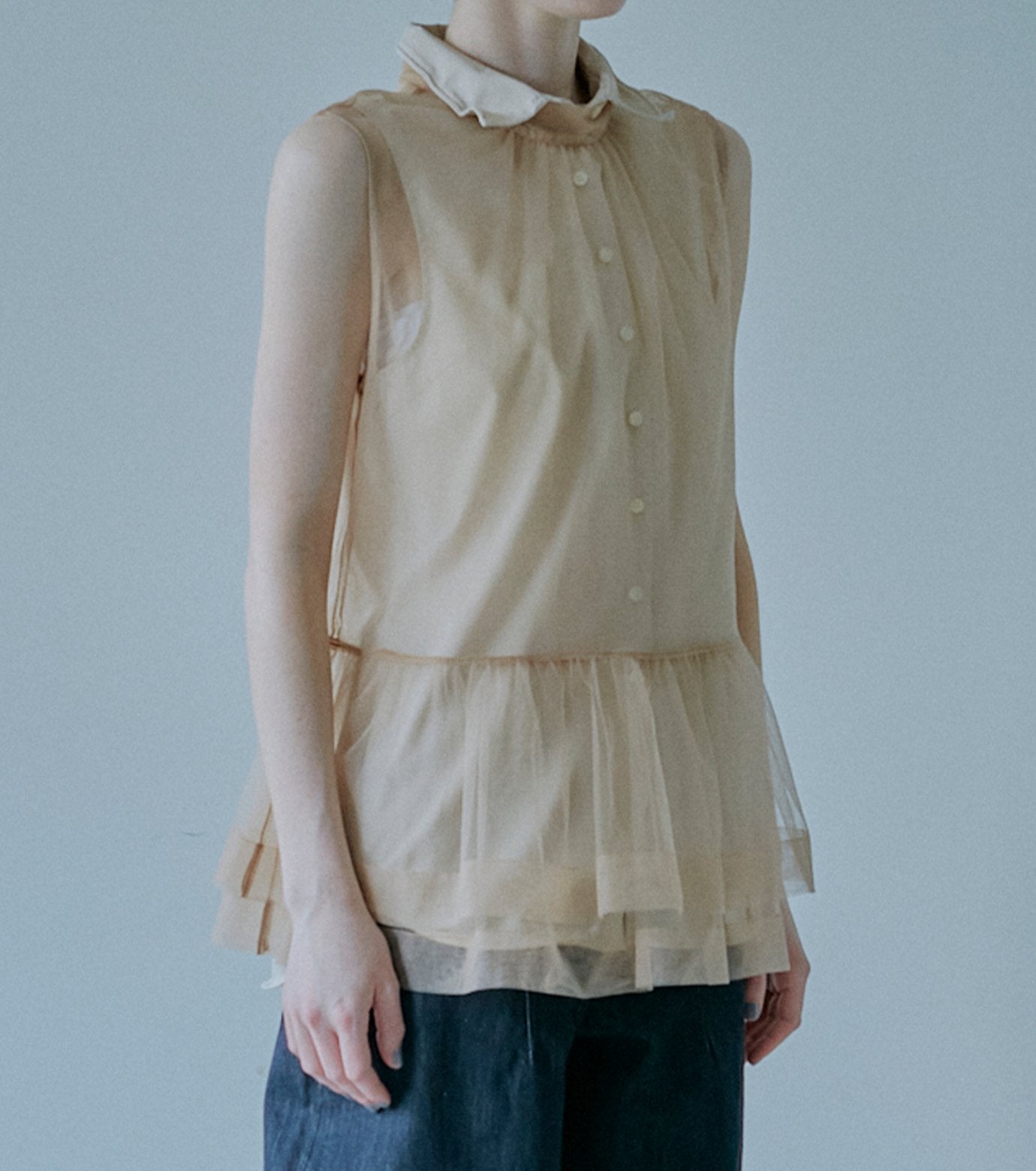 Sleeveless Shirt w/Wire Detailing