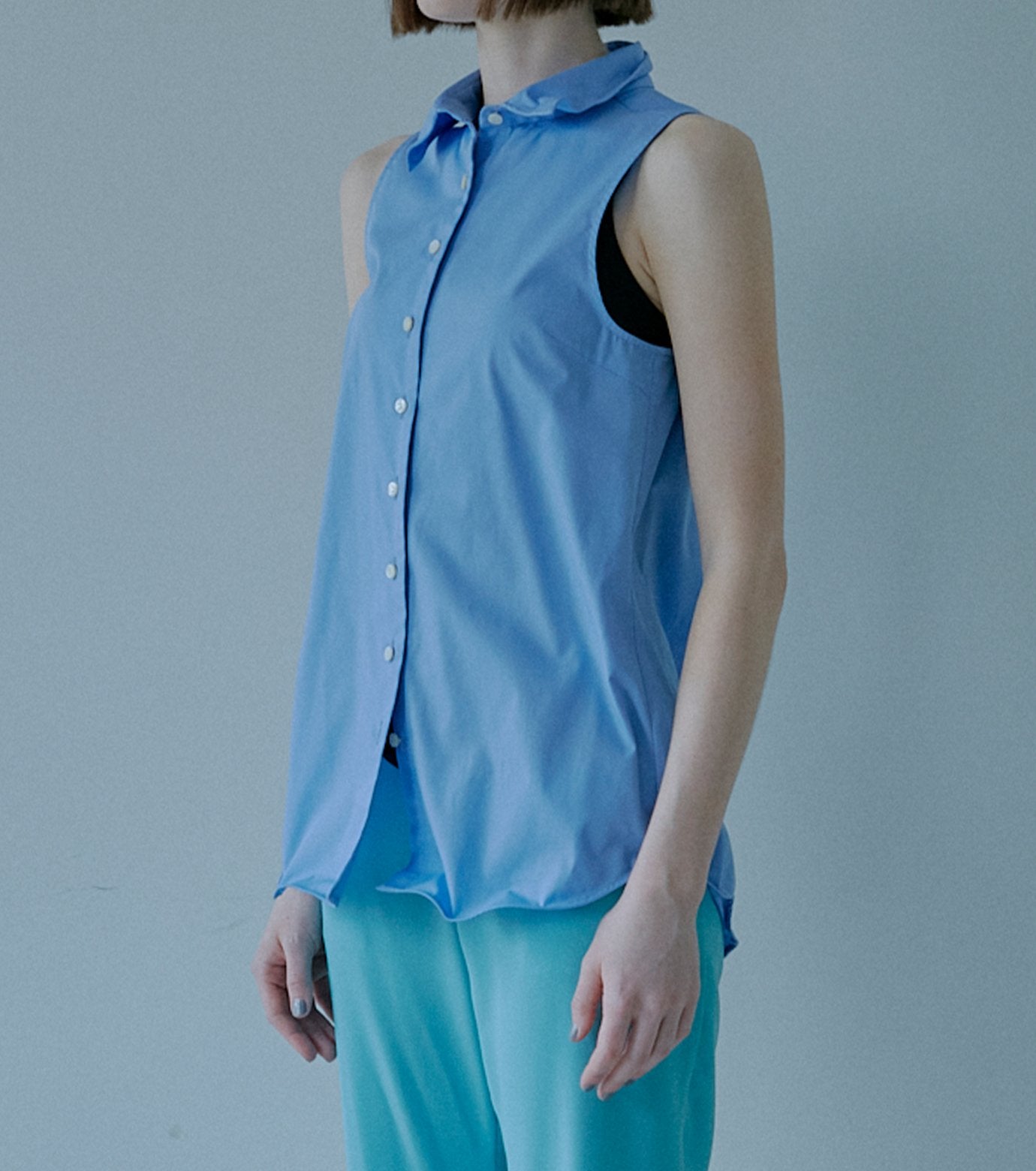 Sleeveless Shirt w/Wire Detailing