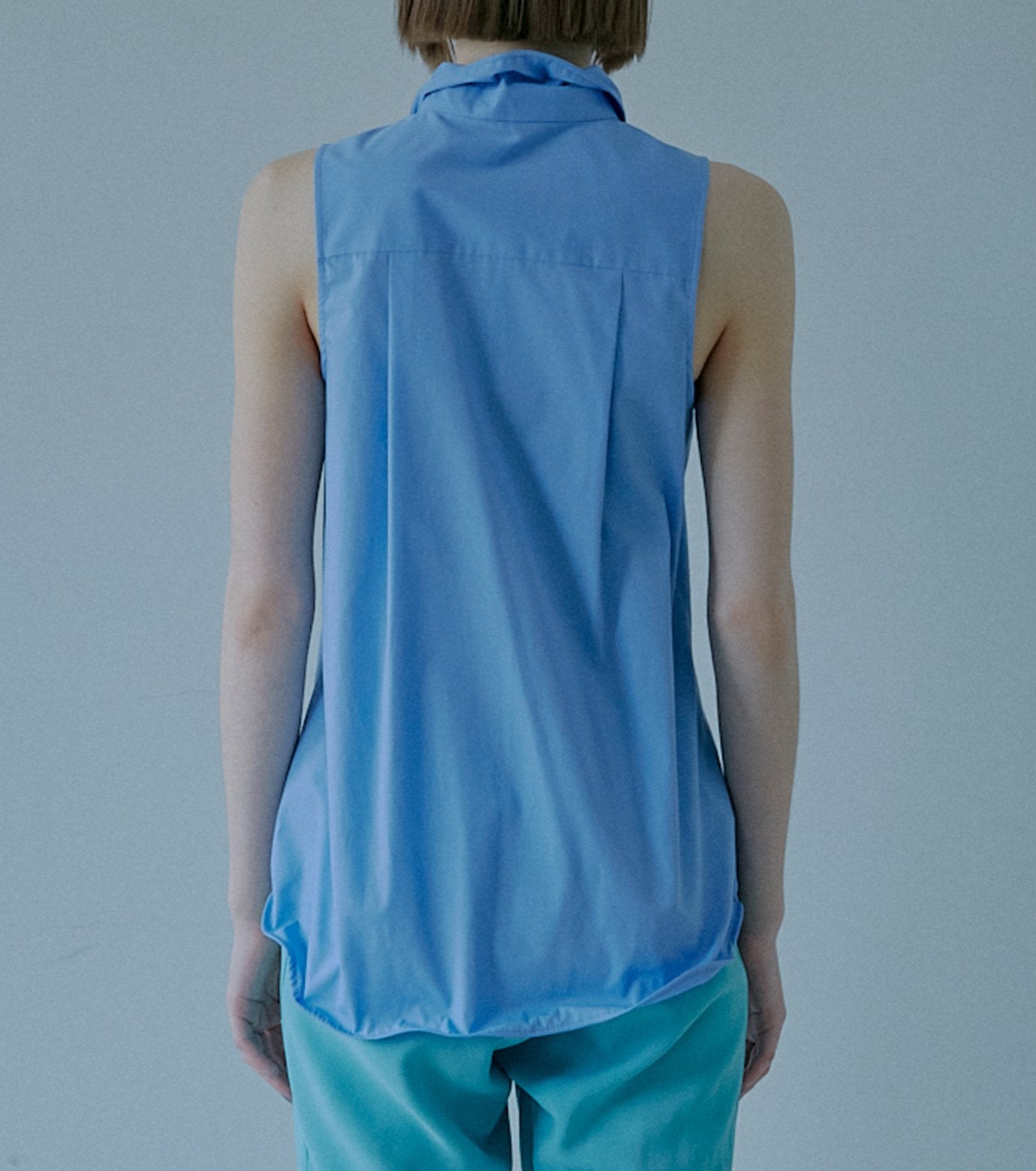 Sleeveless Shirt w/Wire Detailing