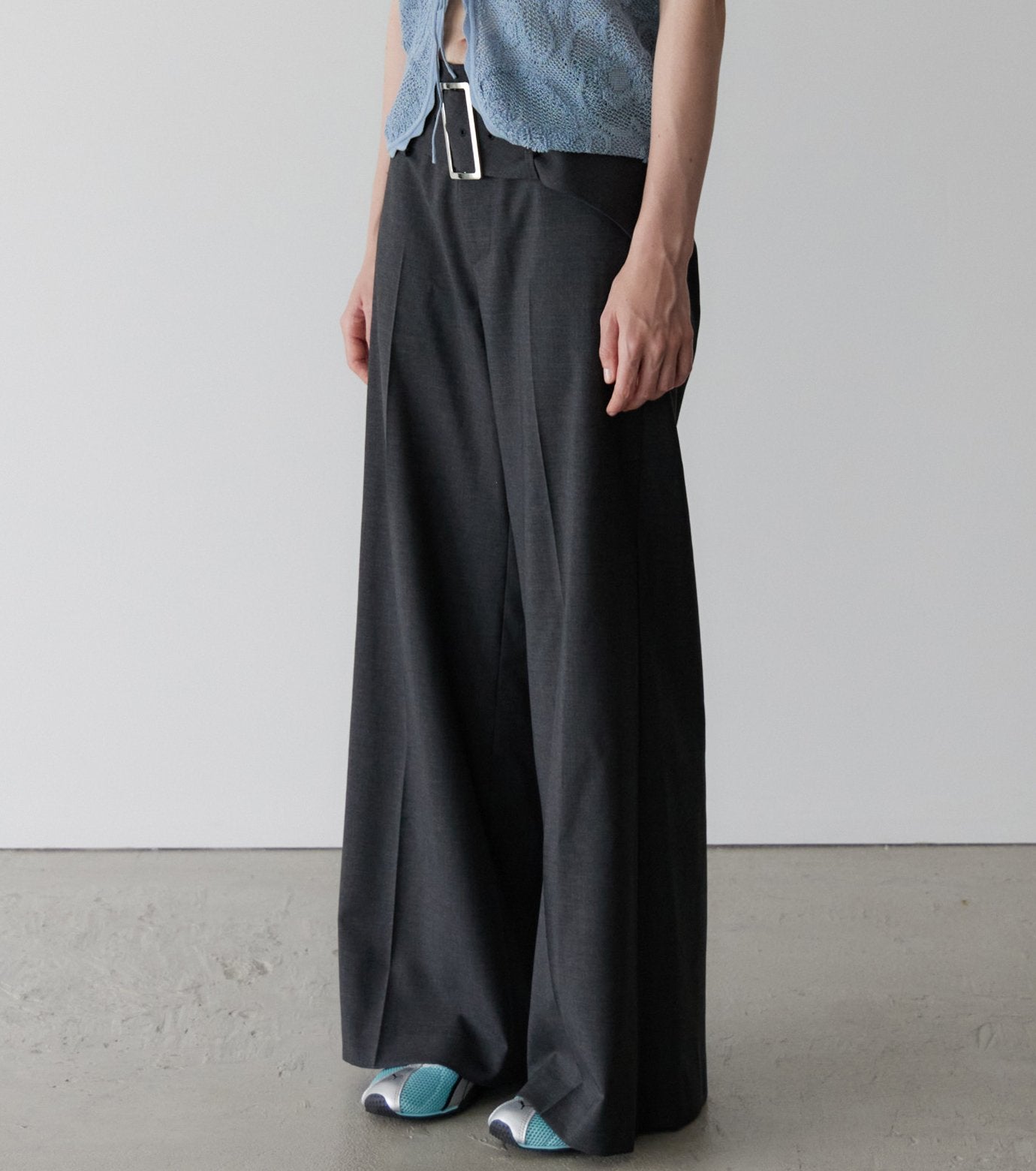 Relaxed Fit Trousers w/Wide Belt