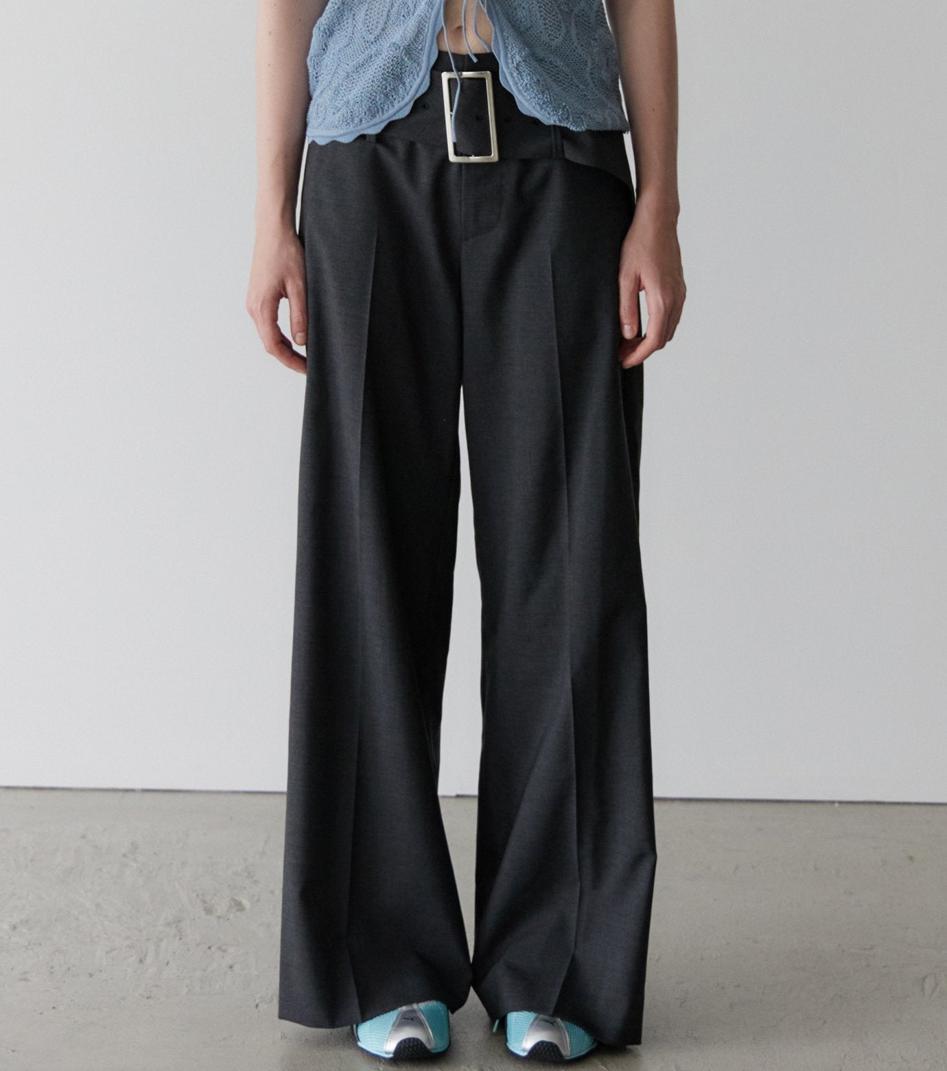 Relaxed Fit Trousers w/Wide Belt