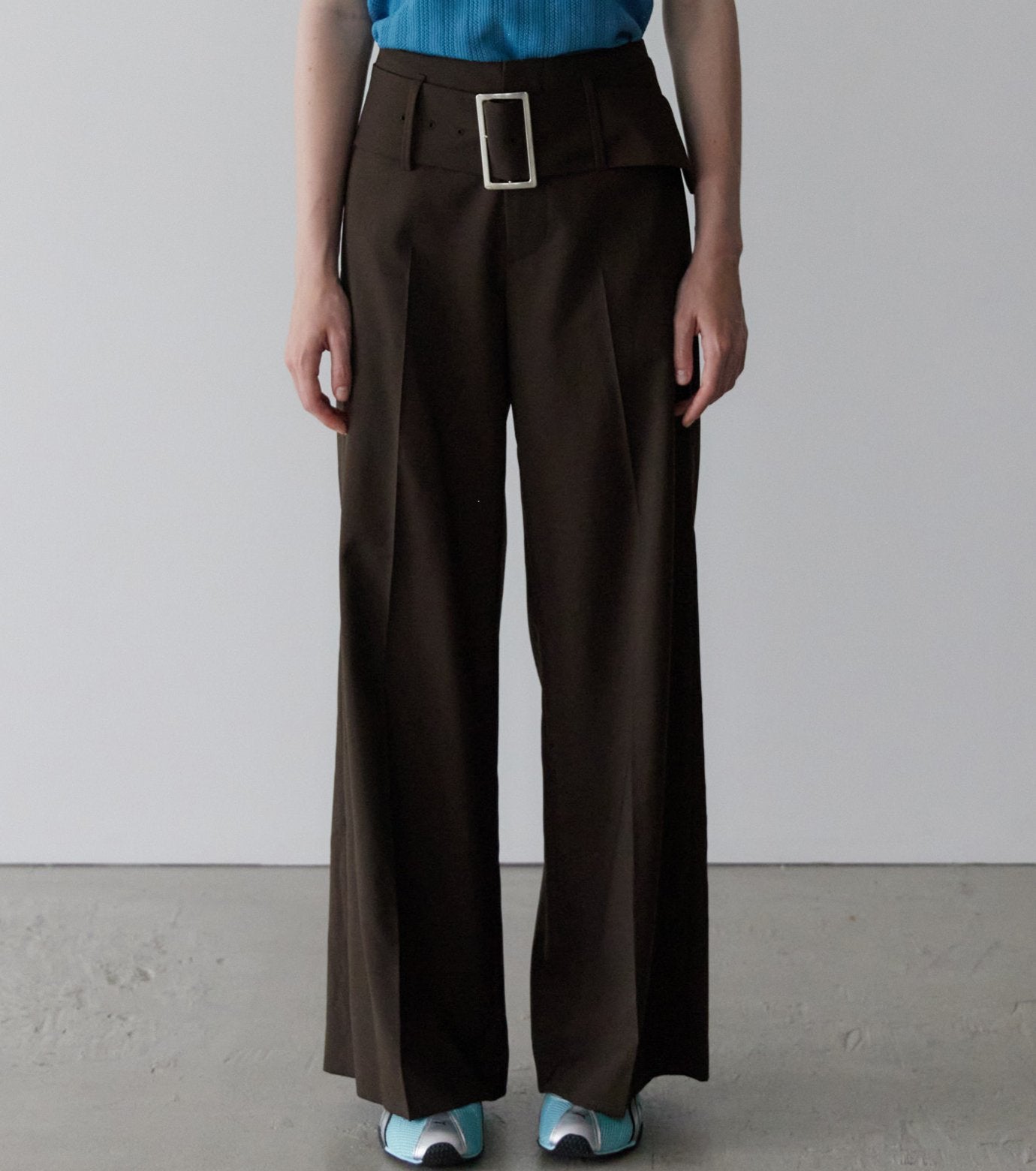 Relaxed Fit Trousers w/Wide Belt