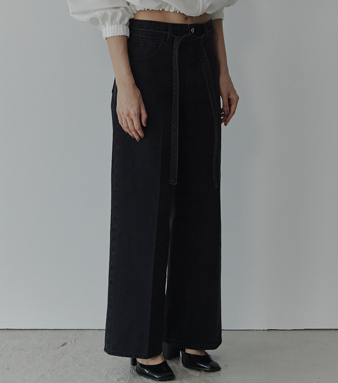 Straight Fit Jeans w/Belt