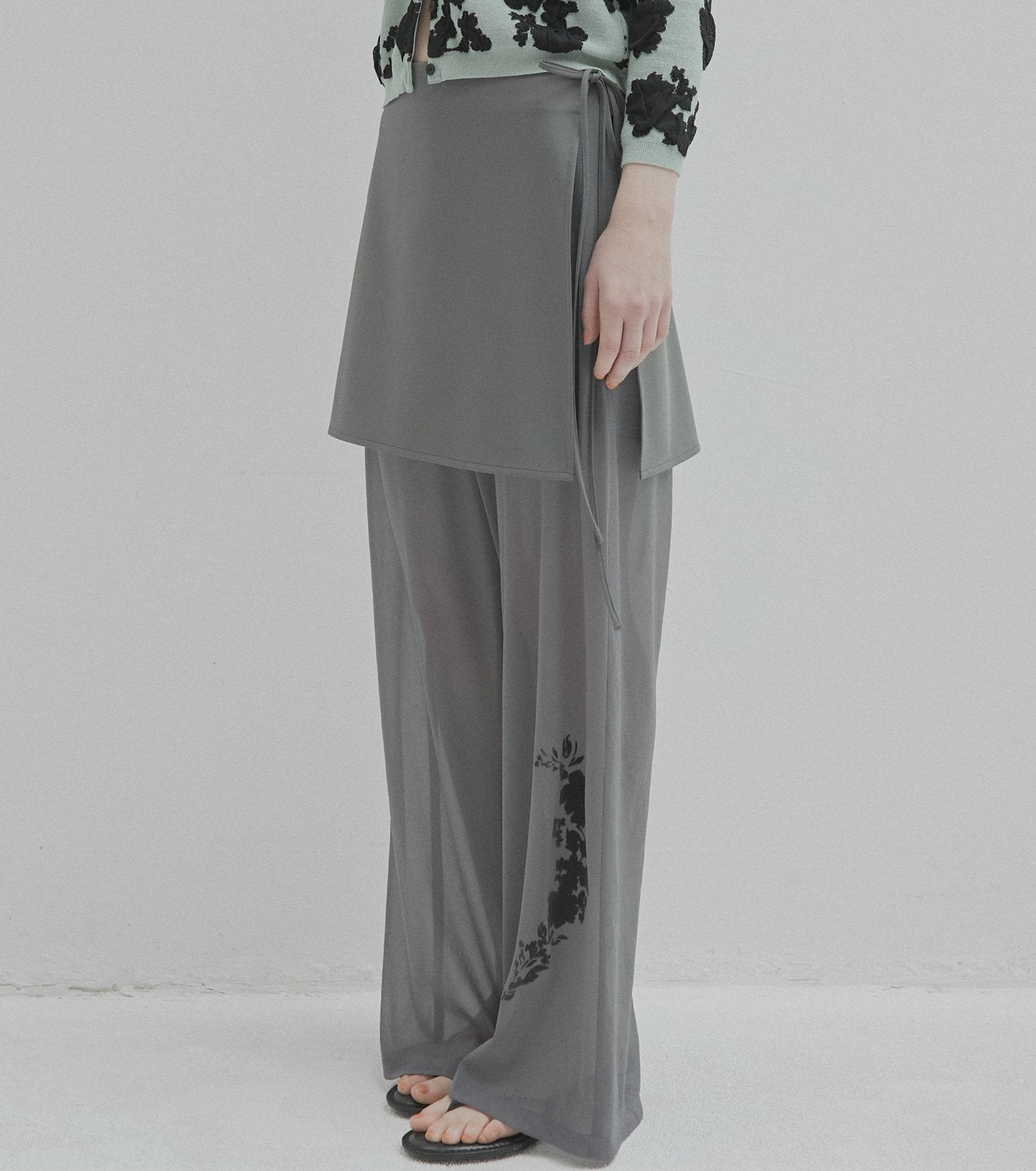Sheer Relax Pant w/Flocked Flower