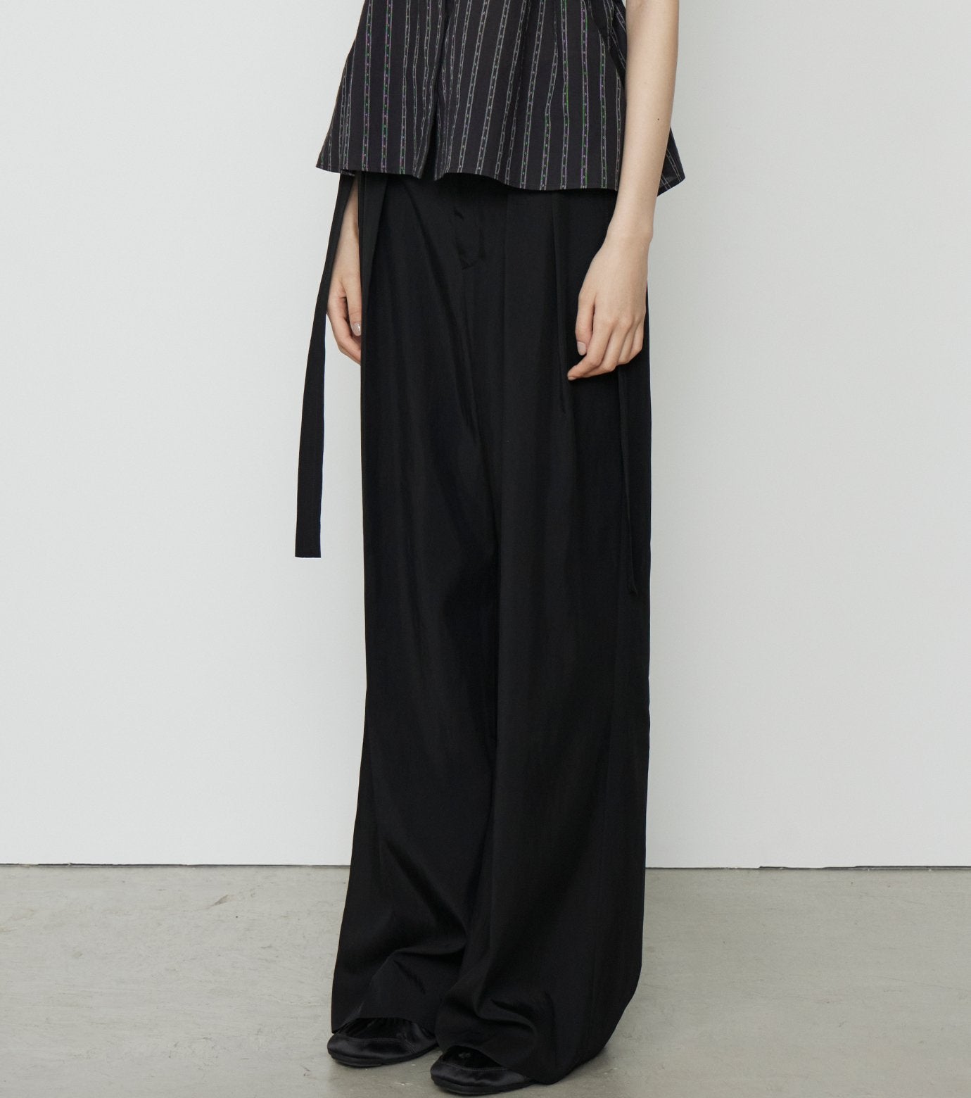 Wide Leg Tuck Pants