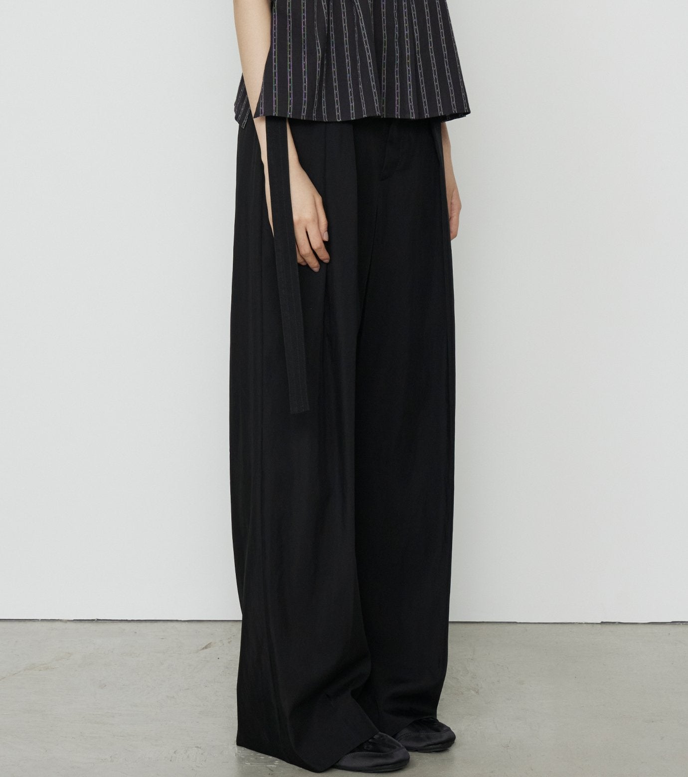 Wide Leg Tuck Pants