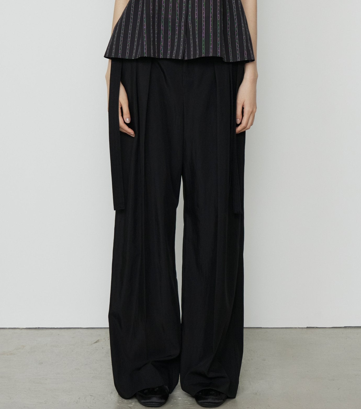 Wide Leg Tuck Pants