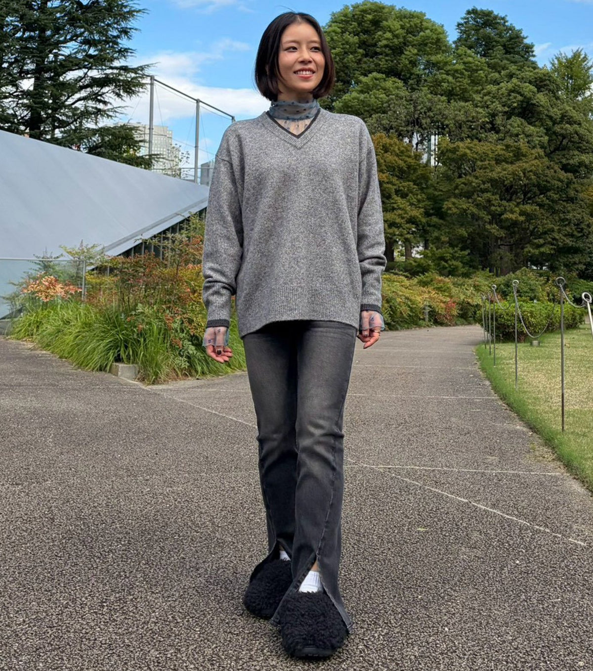 Contrast Collar V-Neck Pullover
