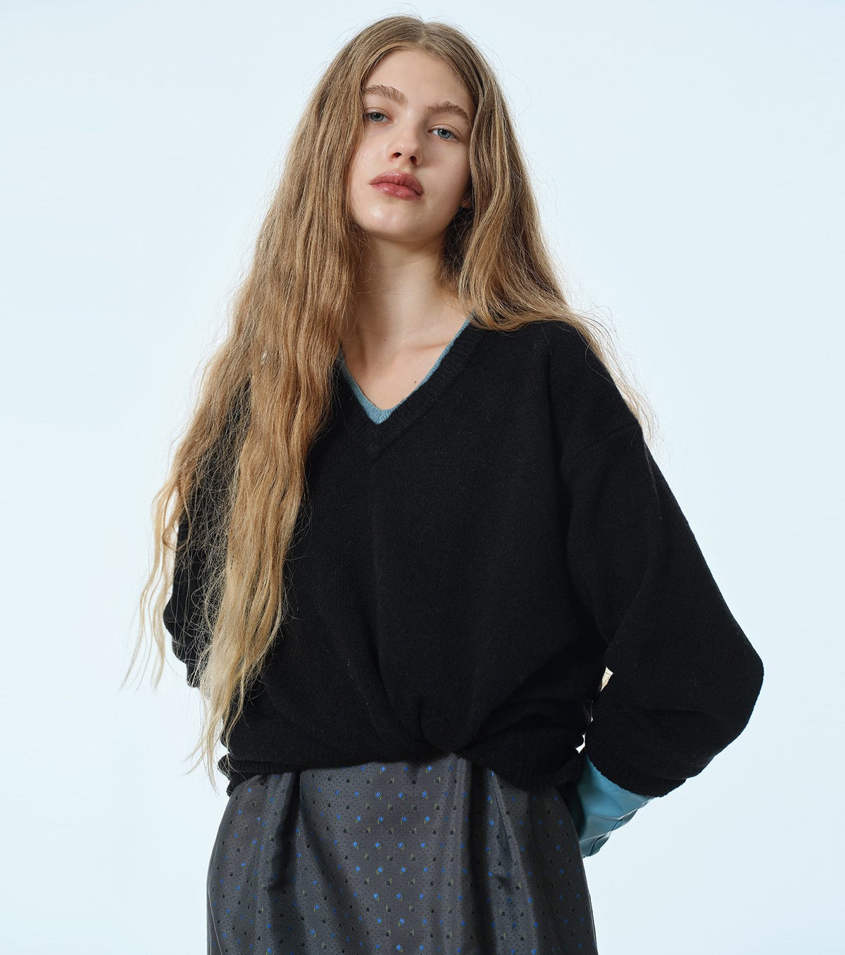 Contrast Collar V-Neck Pullover
