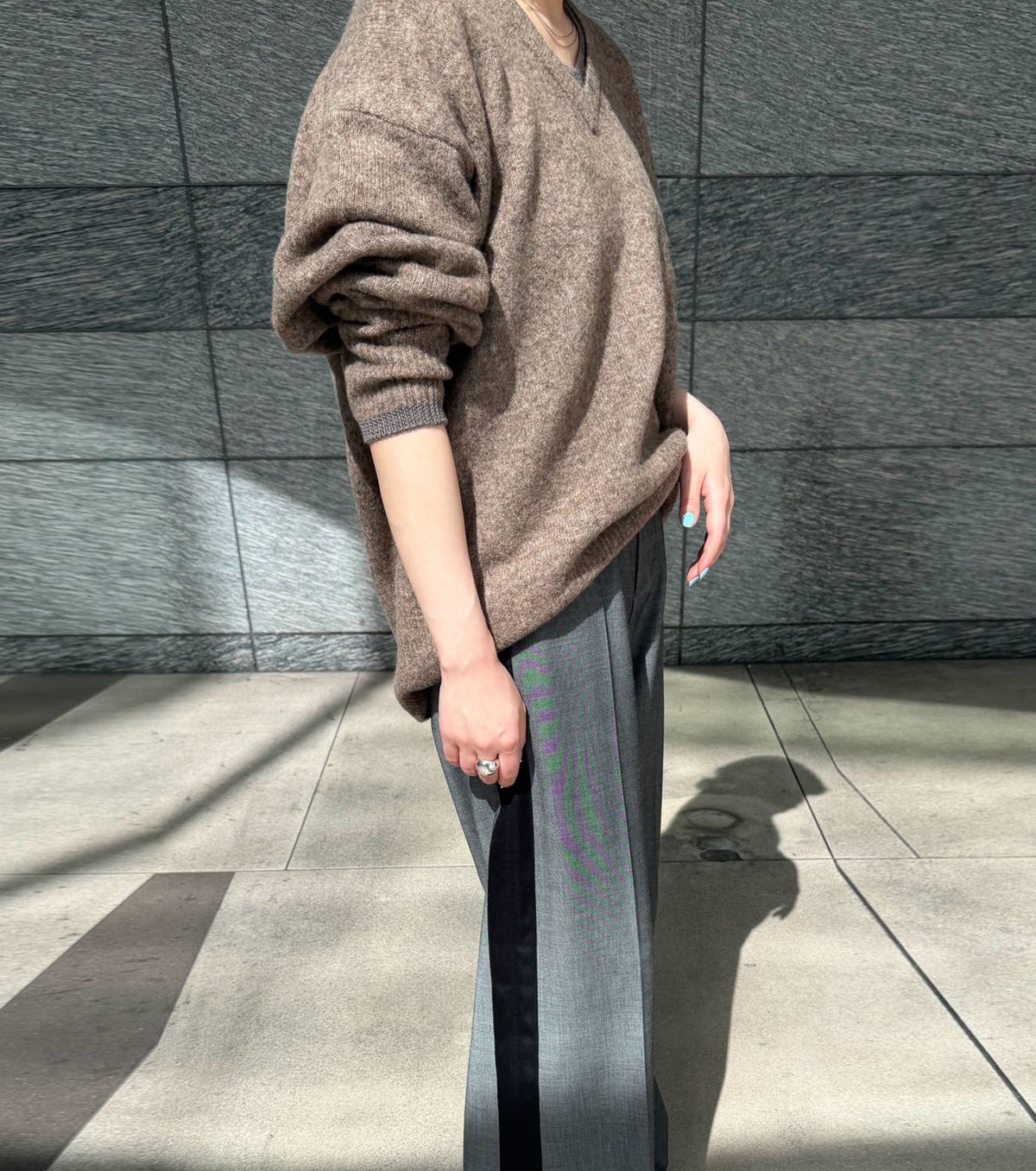 Contrast Collar V-Neck Pullover