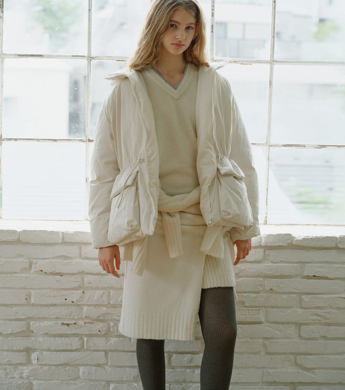 Contrast Collar V-Neck Pullover