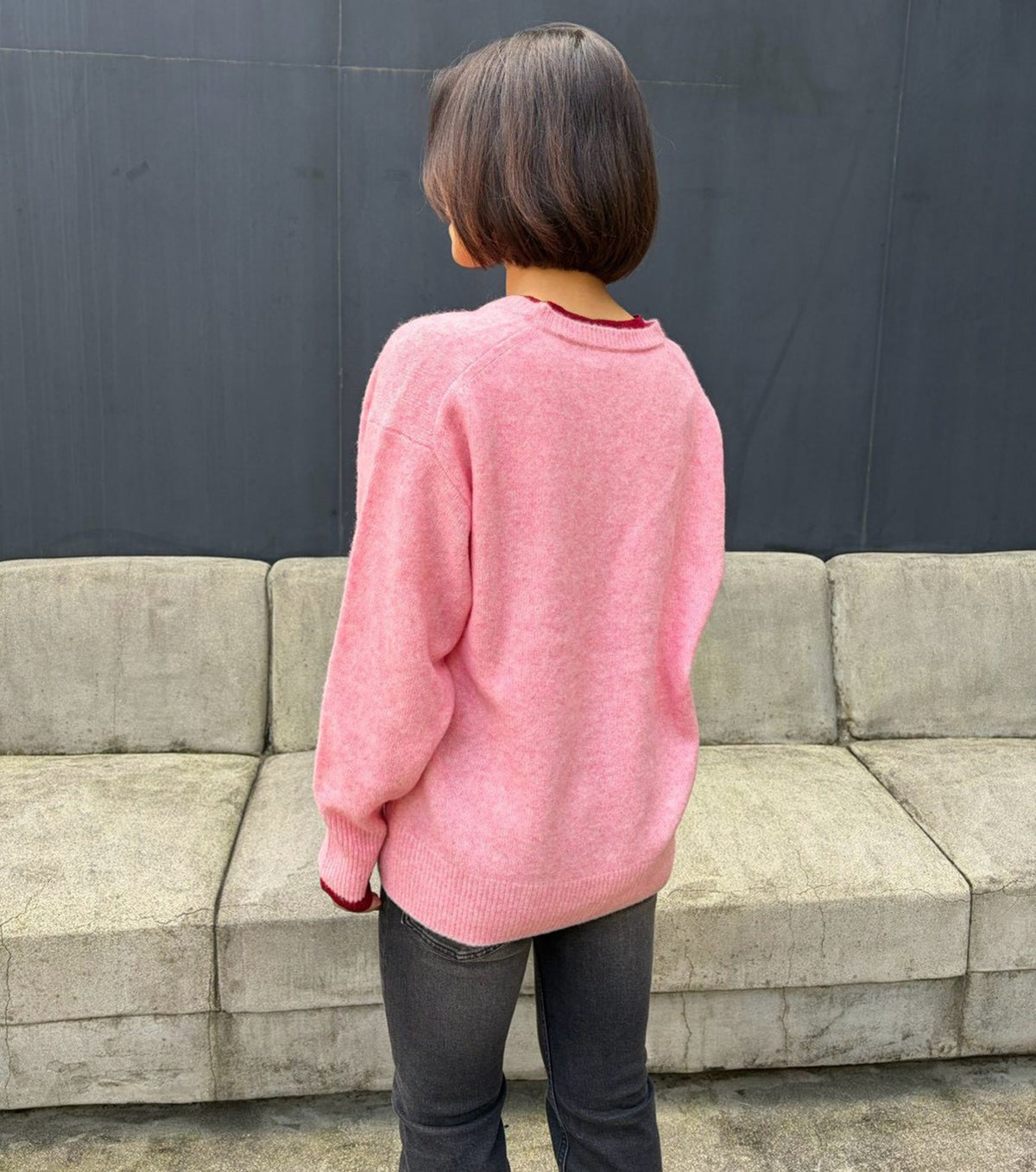 Contrast Collar V-Neck Pullover