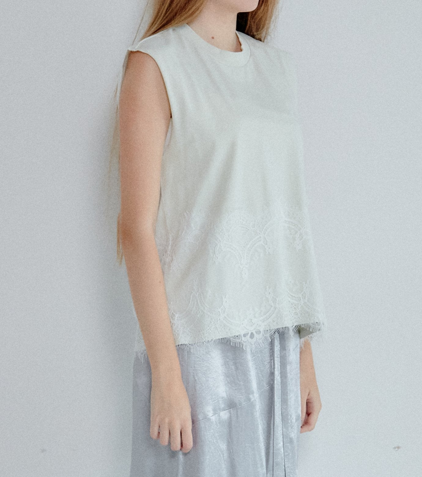 Lace Detail Sleeveless T-Shirt