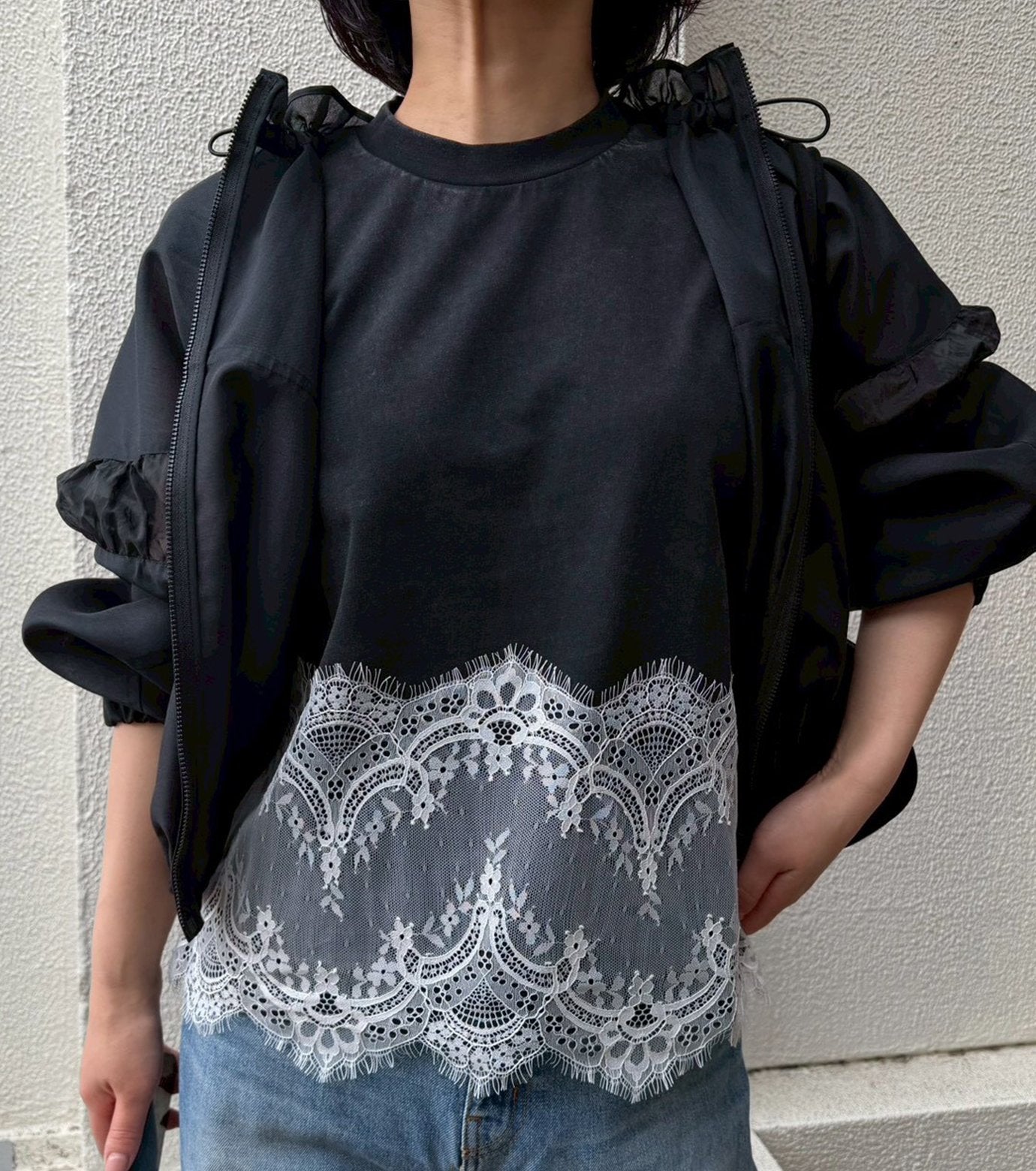 Lace Detail Sleeveless T-Shirt