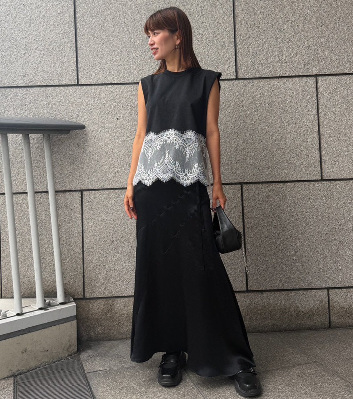 Lace Detail Sleeveless T-Shirt