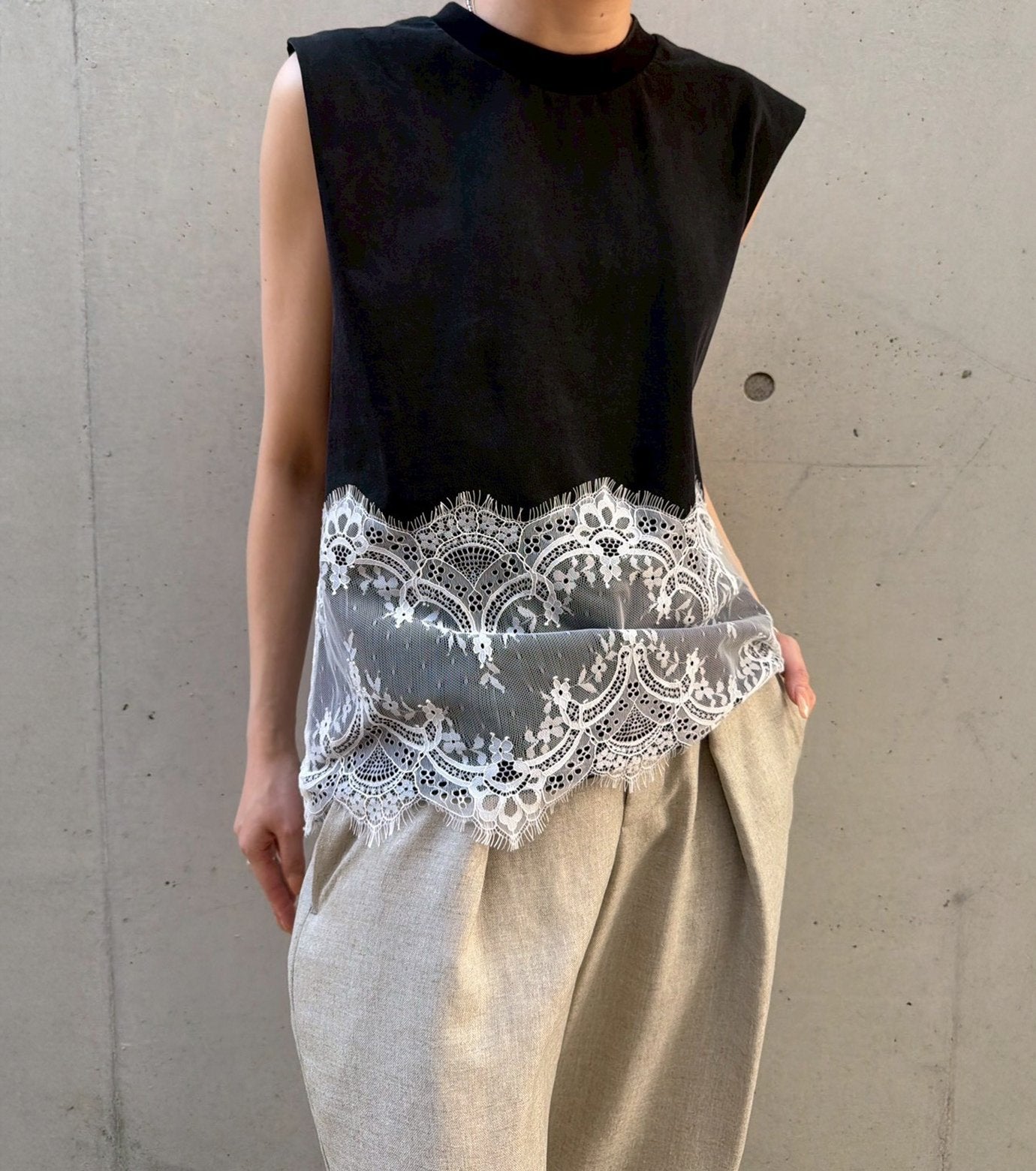 Lace Detail Sleeveless T-Shirt