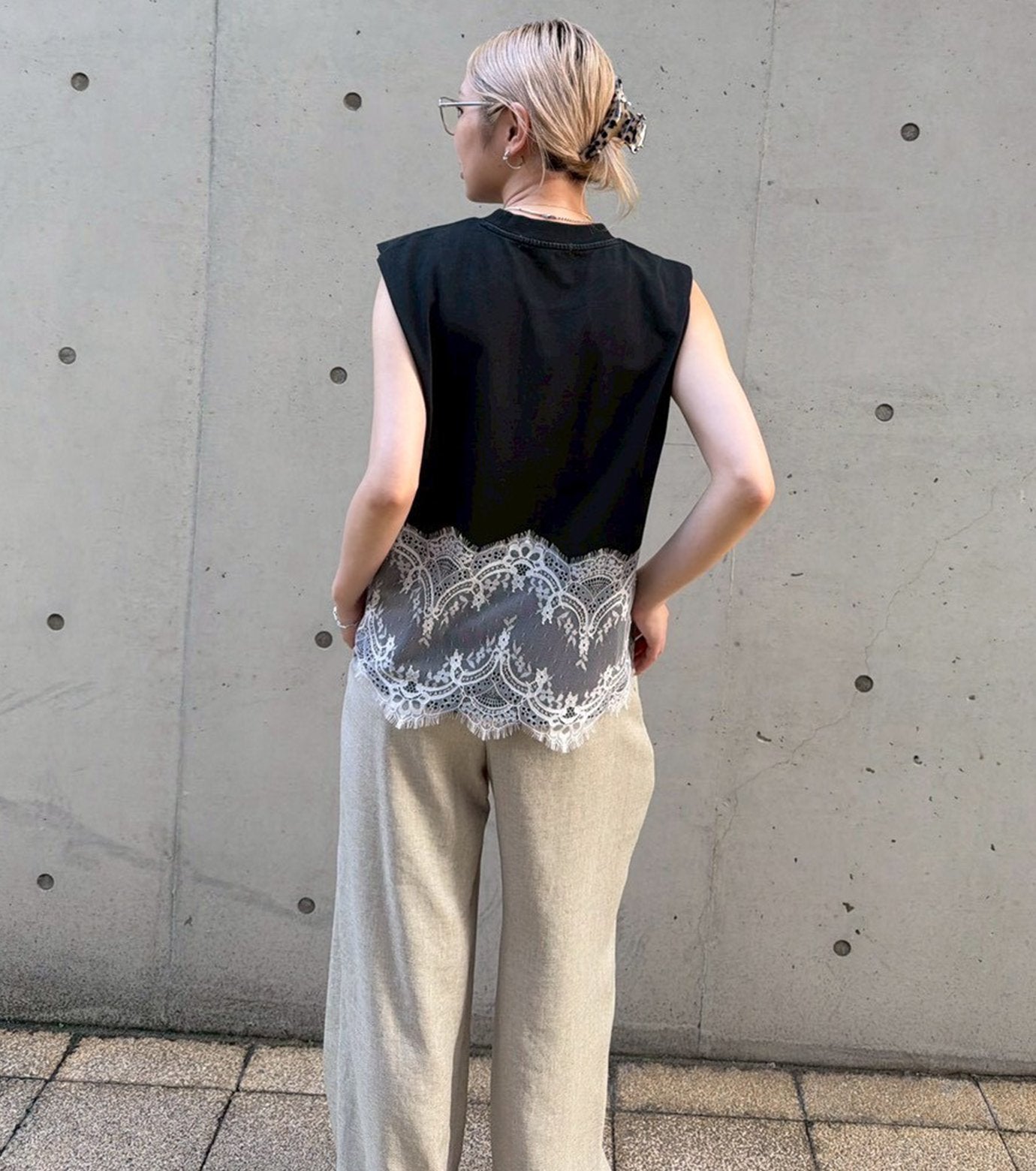 Lace Detail Sleeveless T-Shirt