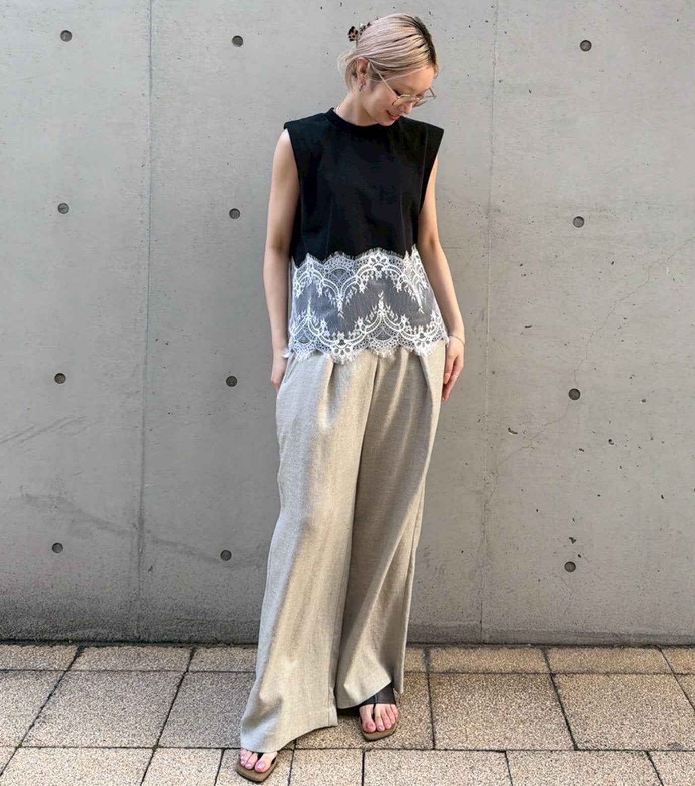 Lace Detail Sleeveless T-Shirt