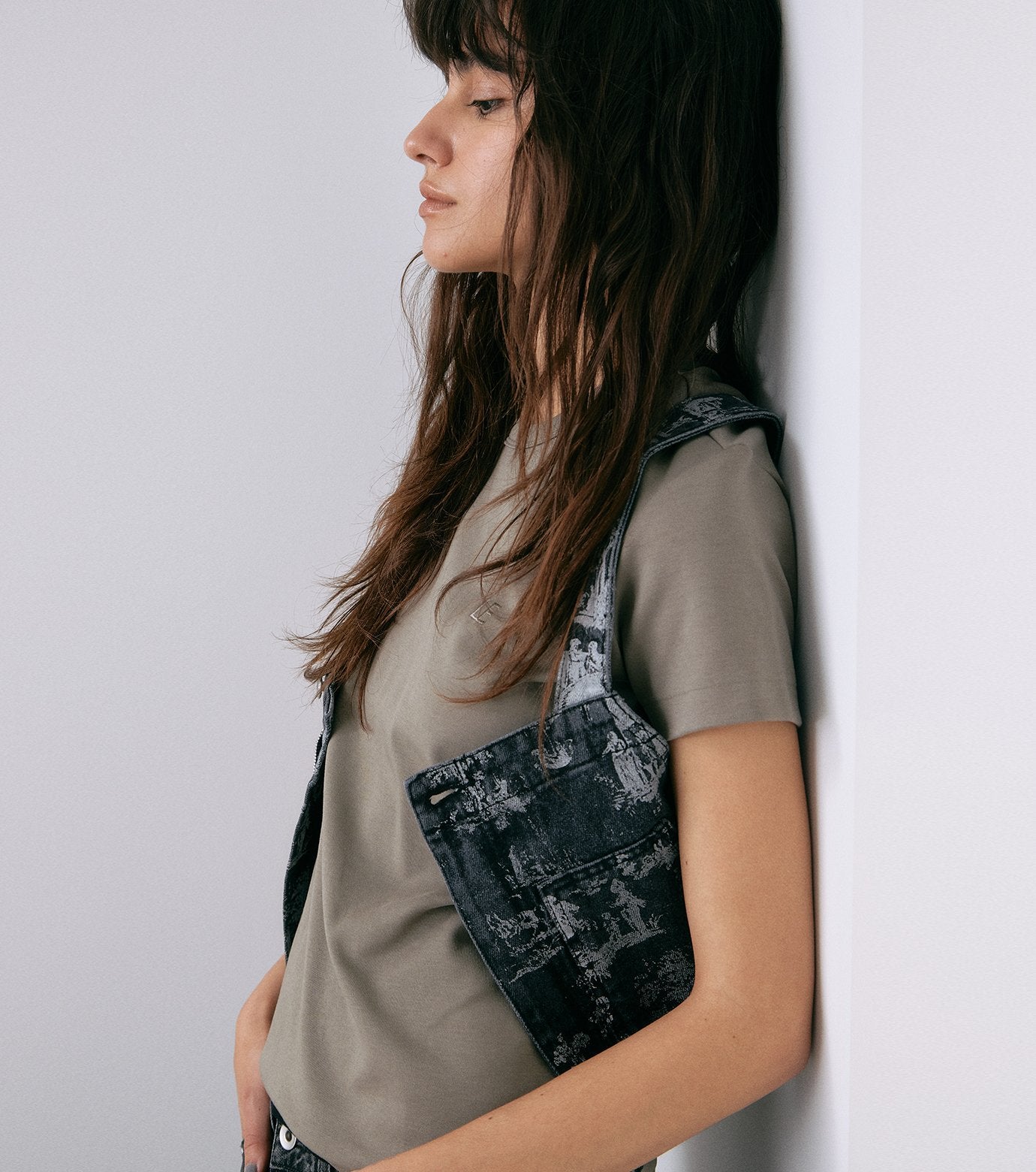 "LE" Fitted T-Shirt