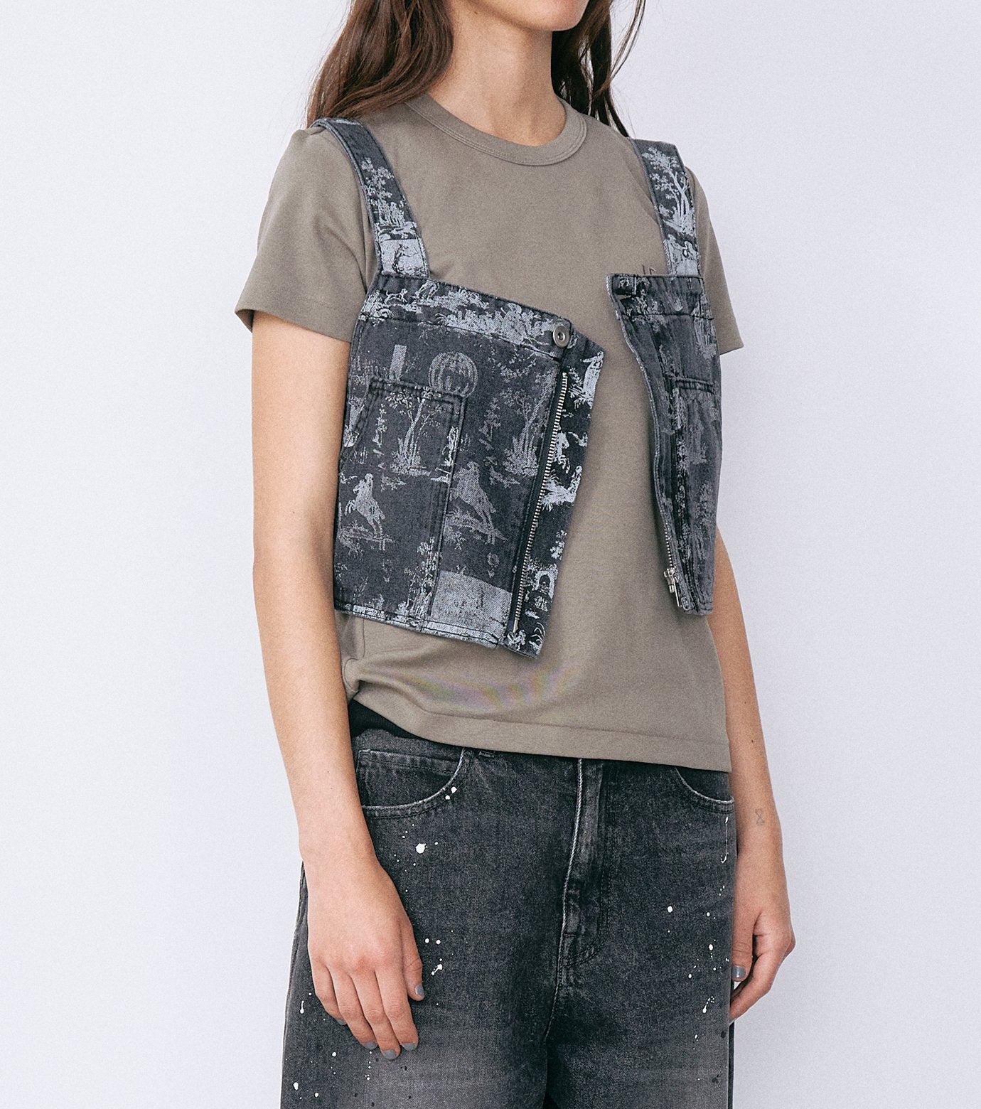 "LE" Fitted T-Shirt