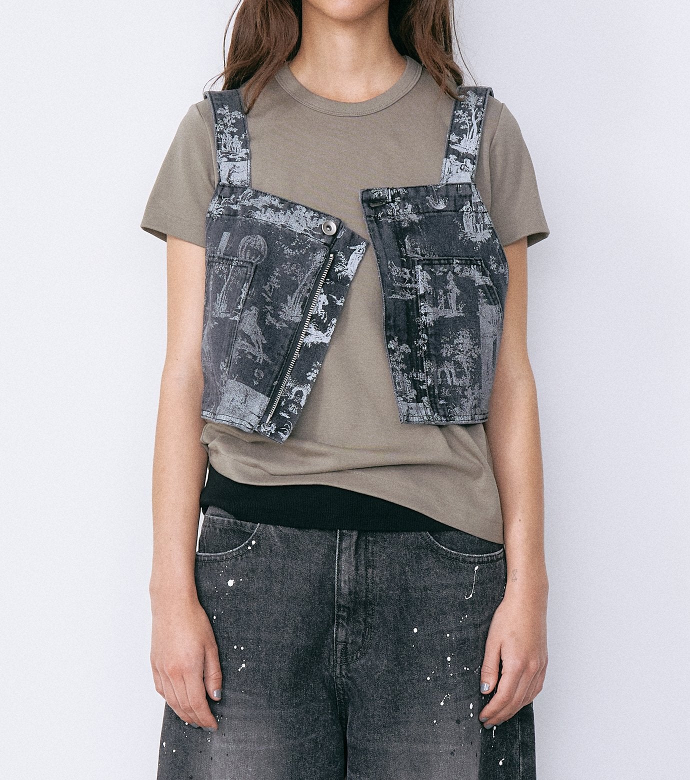 "LE" Fitted T-Shirt